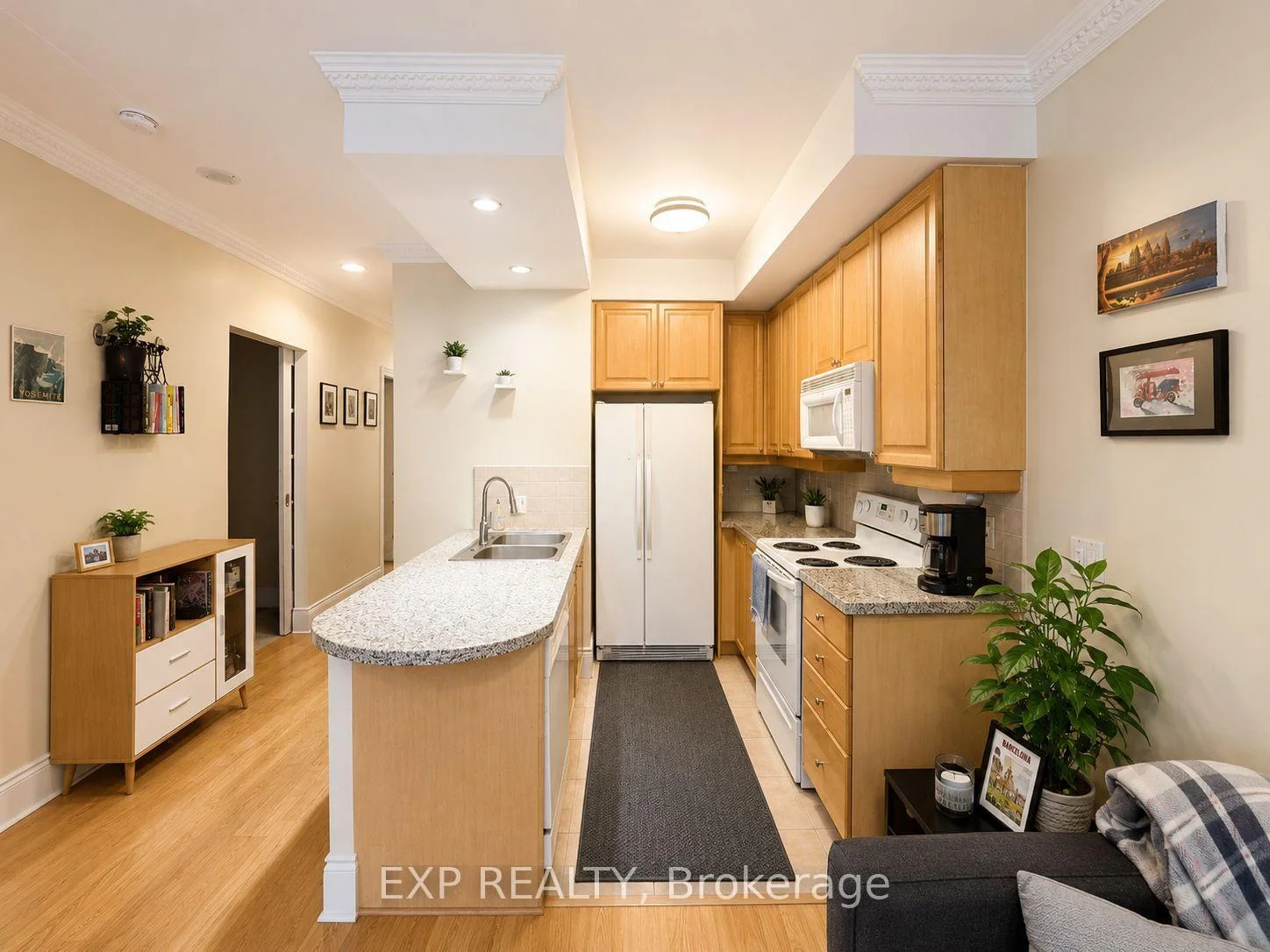 Photo 4 of Unit 310, 10 Northtown Way, North York, Willowdale East — HOMEH