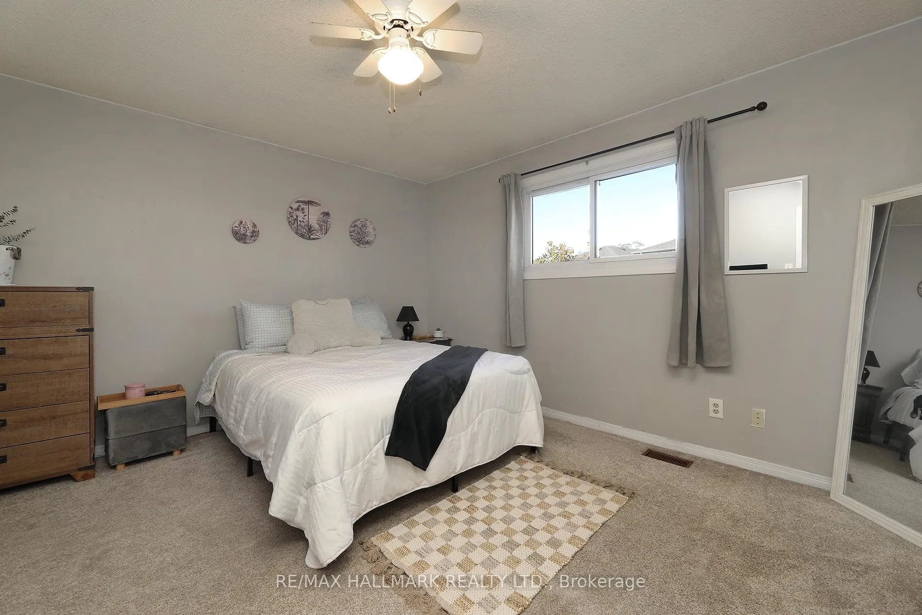 Photo 13 of 944 William Booth Crescent, Oshawa, Centennial — HOMEH