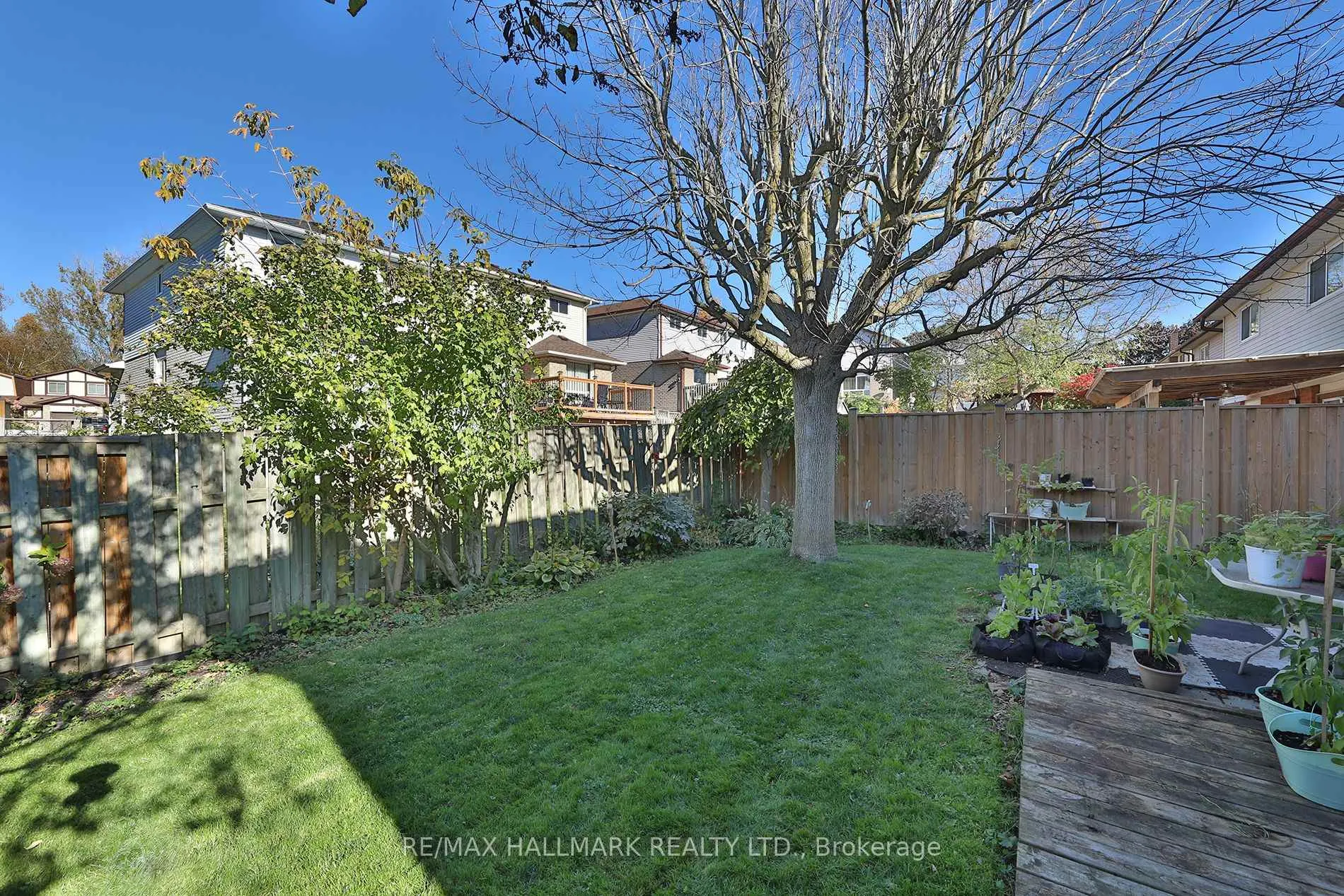 Photo 22 of 944 William Booth Crescent, Oshawa, Centennial — HOMEH