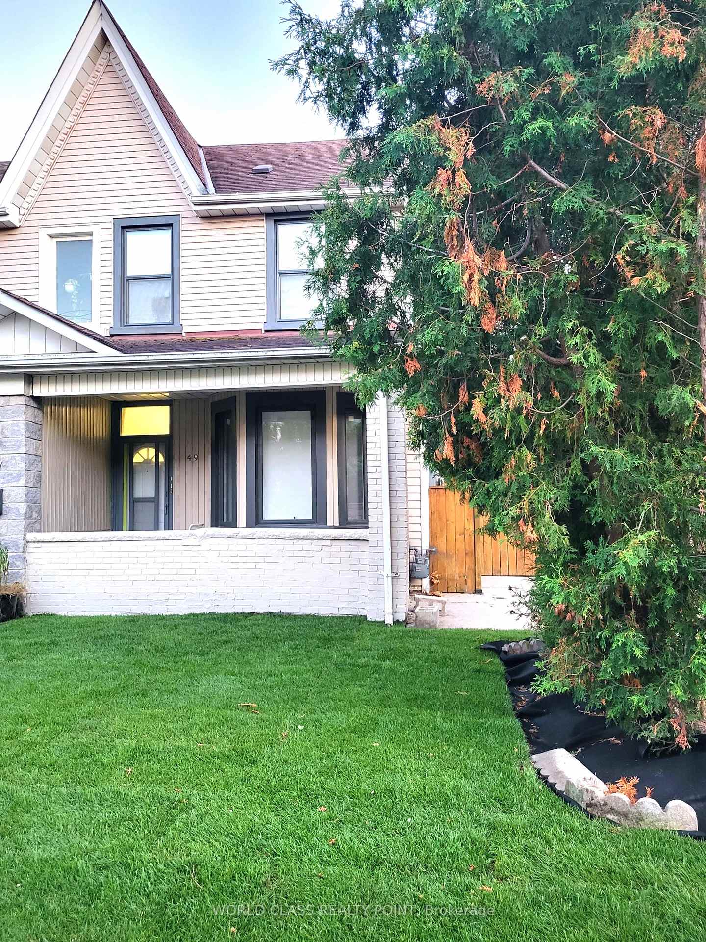 Photo 2 of Unit 2, 49 Vine Avenue, Toronto, Junction Area — HOMEH