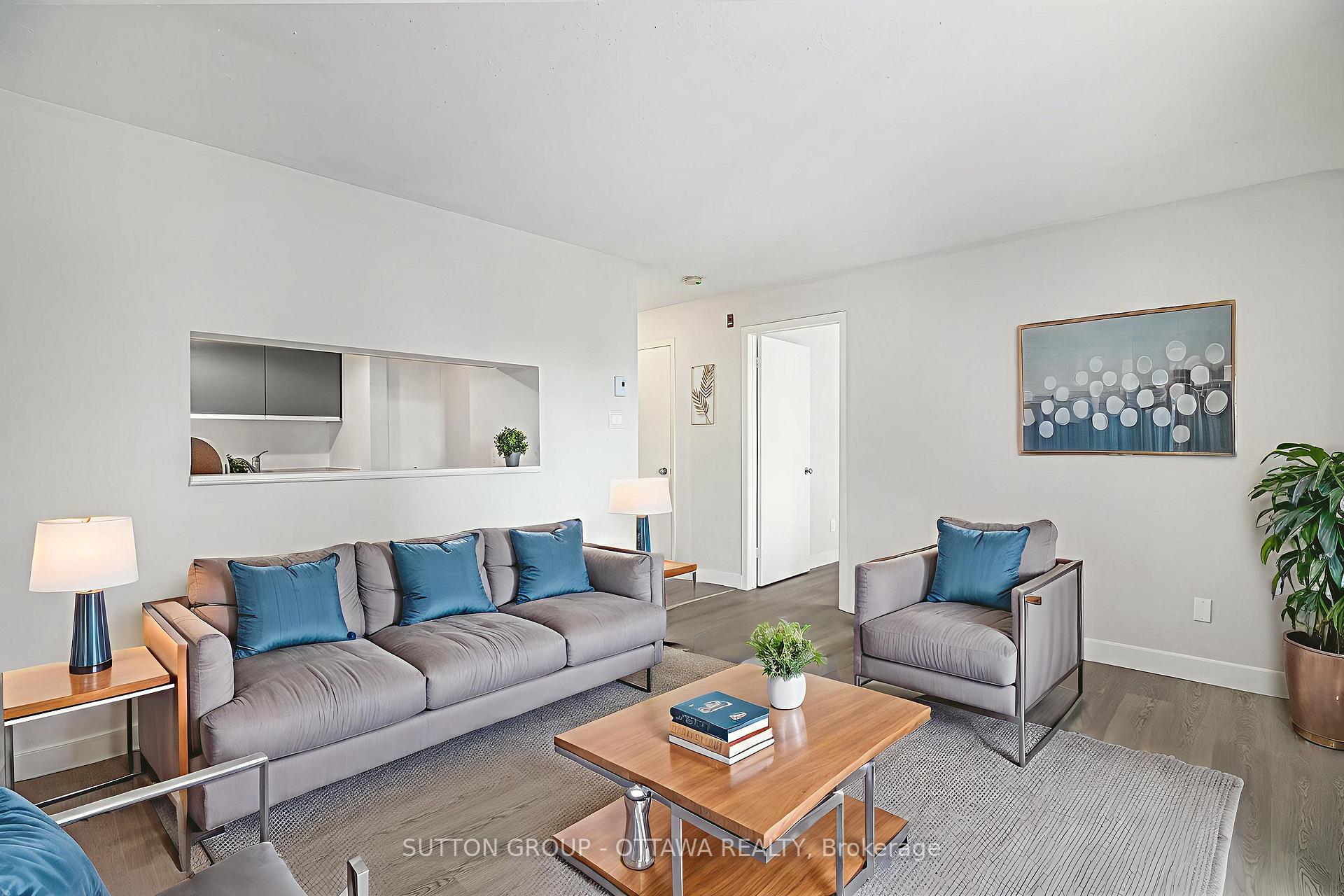 Photo 3 of Unit 314, 270 Brittany Drive, Ottawa, Viscount Alexander Park — HOMEH