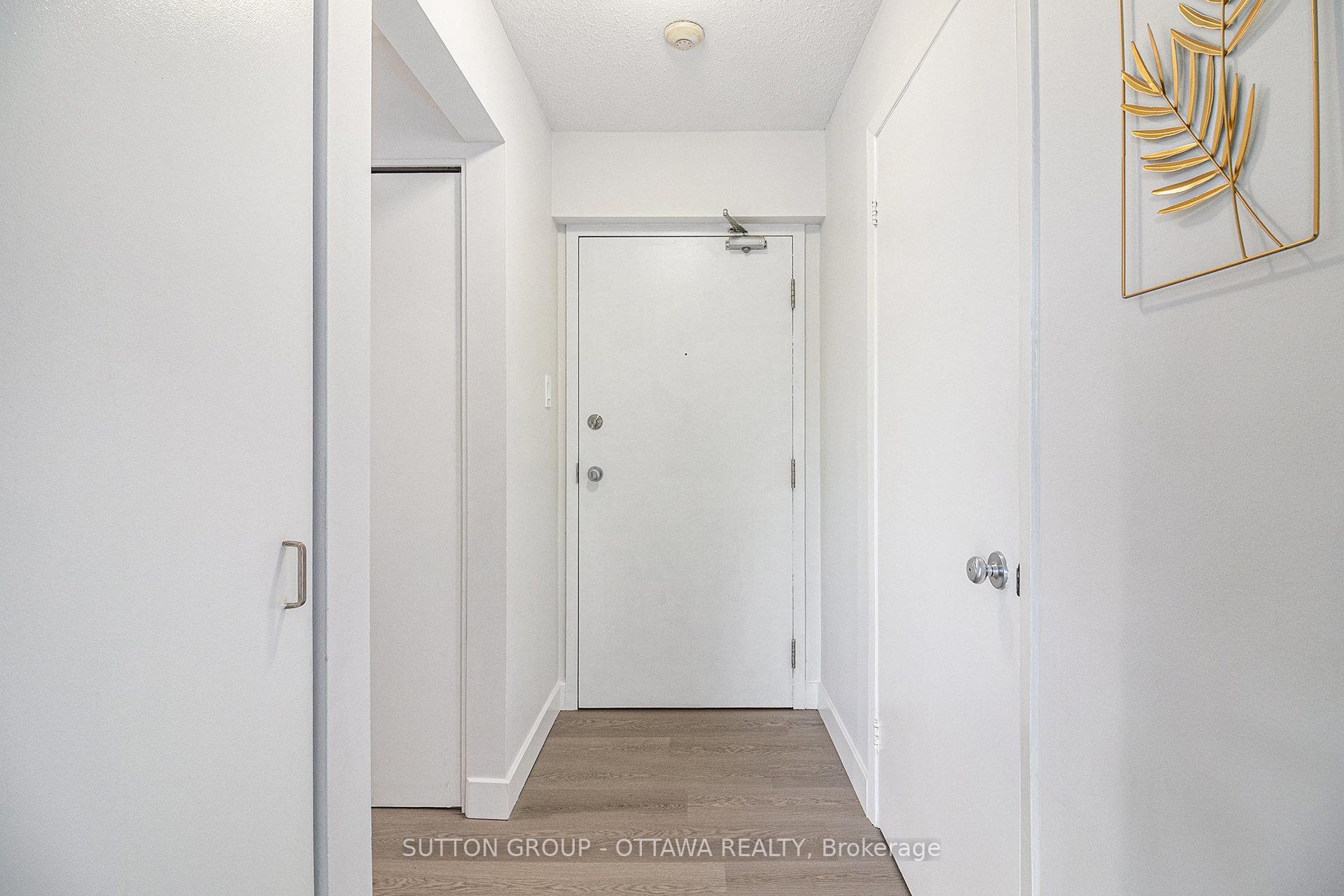 Photo 6 of Unit 314, 270 Brittany Drive, Ottawa, Viscount Alexander Park — HOMEH