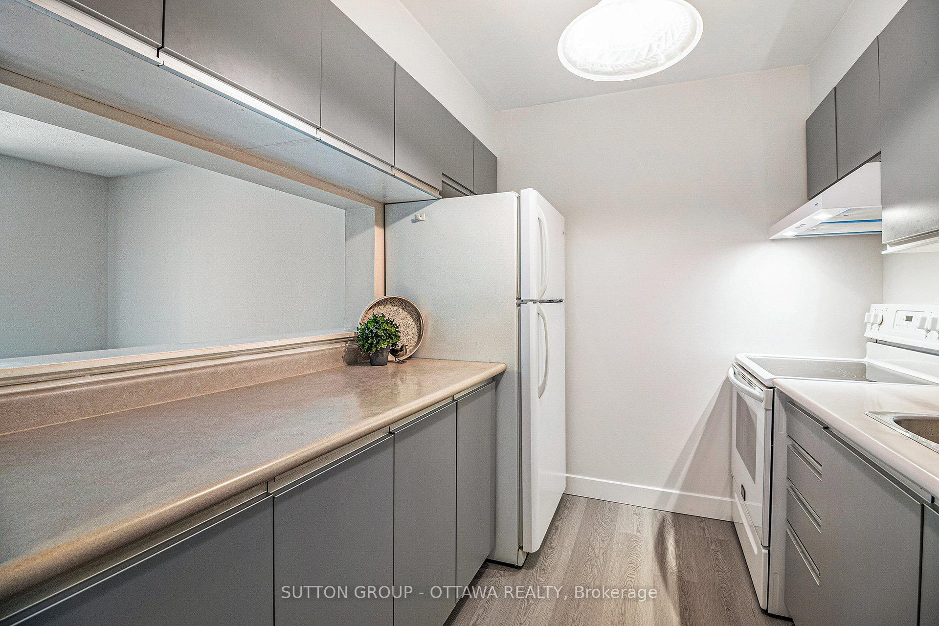 Photo 13 of Unit 314, 270 Brittany Drive, Ottawa, Viscount Alexander Park — HOMEH