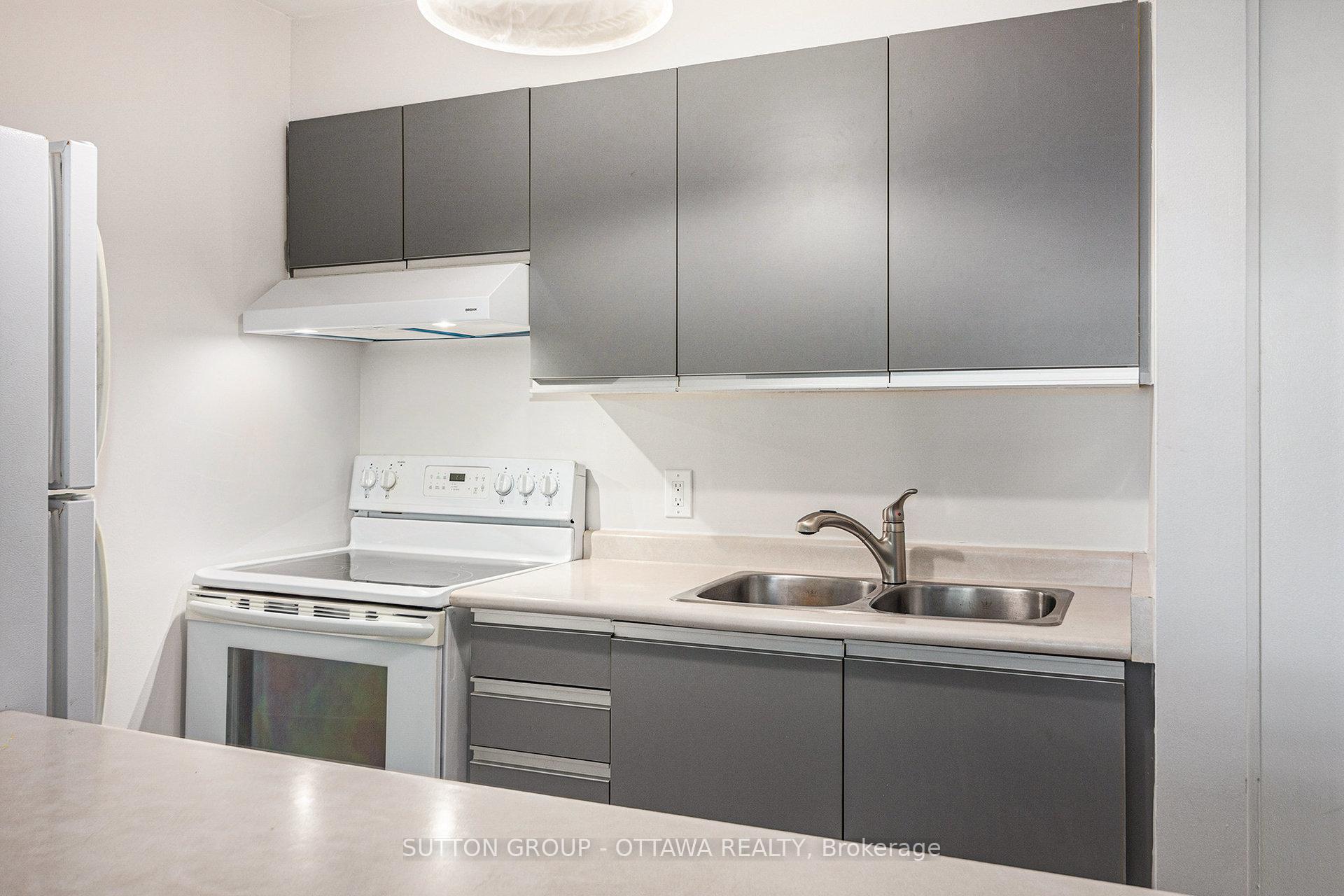 Photo 14 of Unit 314, 270 Brittany Drive, Ottawa, Viscount Alexander Park — HOMEH