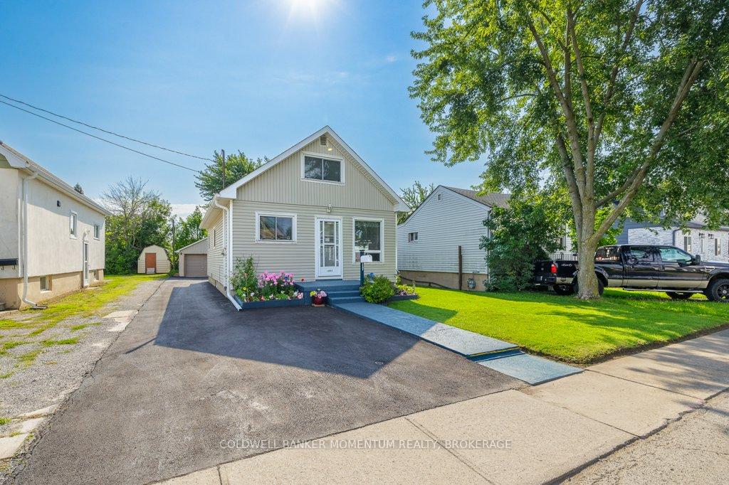 Photo 2 of 4092 Muir Avenue, Niagara Falls, Downtown — HOMEH