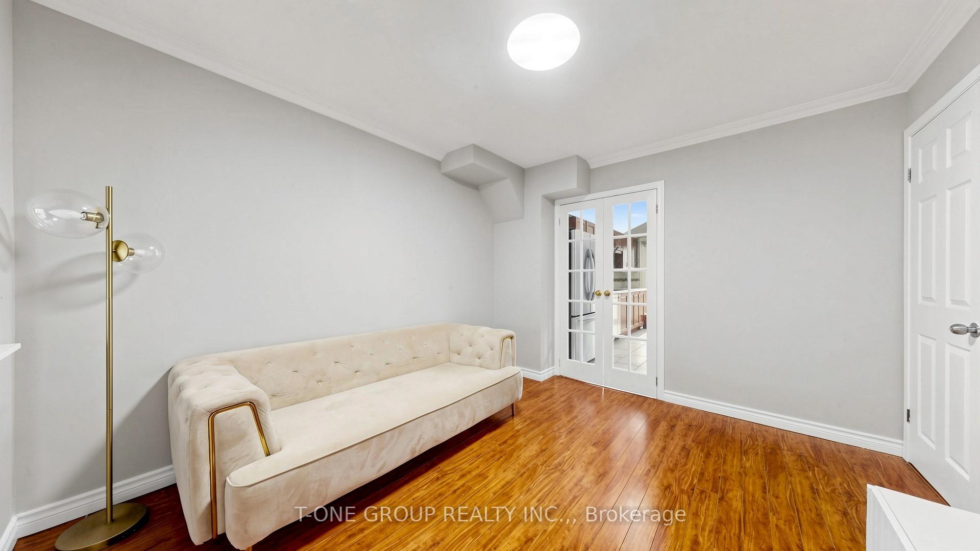 Photo 8 of 41 Chipwood Crescent, North York, Pleasant View — HOMEH