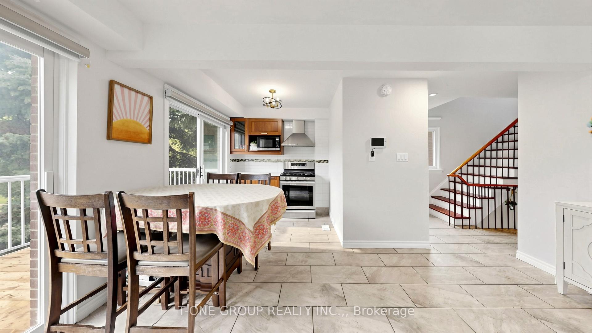Photo 12 of 41 Chipwood Crescent, North York, Pleasant View — HOMEH