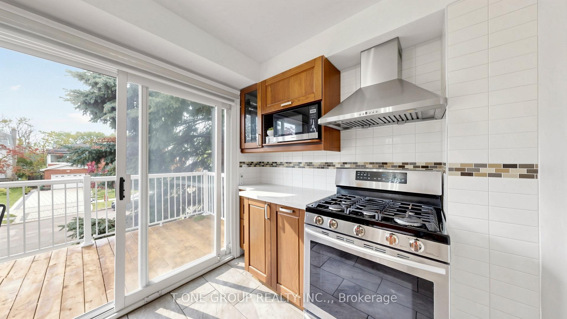 Photo 16 of 41 Chipwood Crescent, North York, Pleasant View — HOMEH