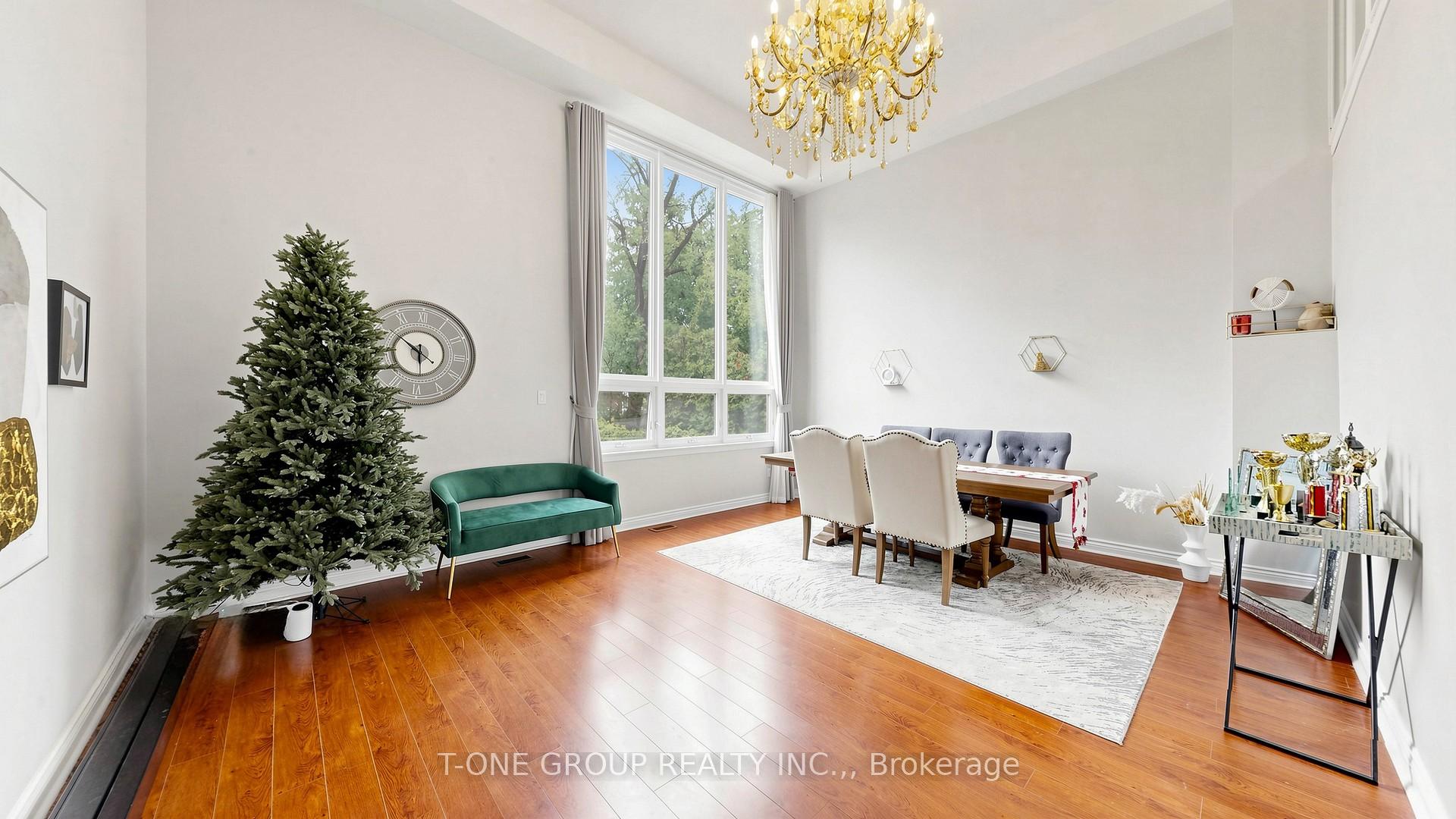 Photo 17 of 41 Chipwood Crescent, North York, Pleasant View — HOMEH