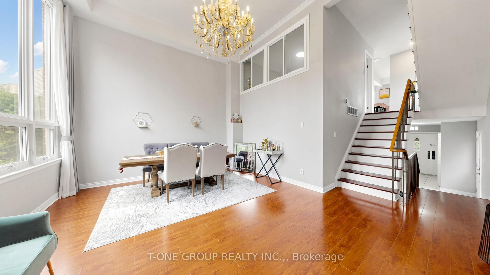 Photo 18 of 41 Chipwood Crescent, North York, Pleasant View — HOMEH