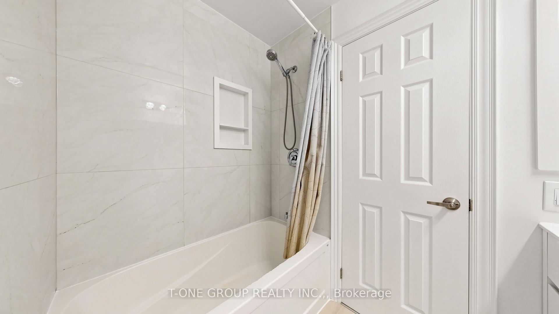 Photo 27 of 41 Chipwood Crescent, North York, Pleasant View — HOMEH