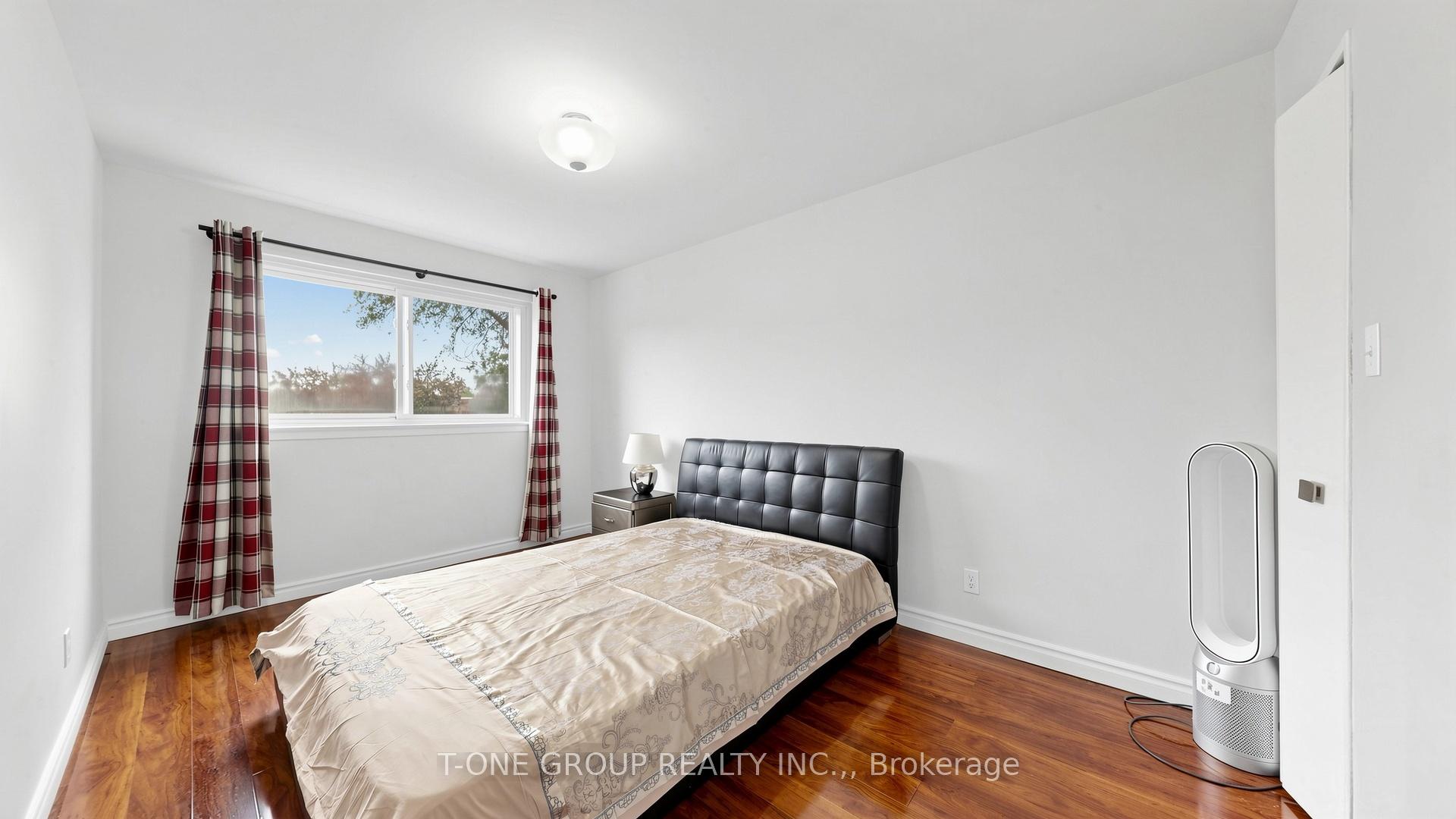 Photo 31 of 41 Chipwood Crescent, North York, Pleasant View — HOMEH