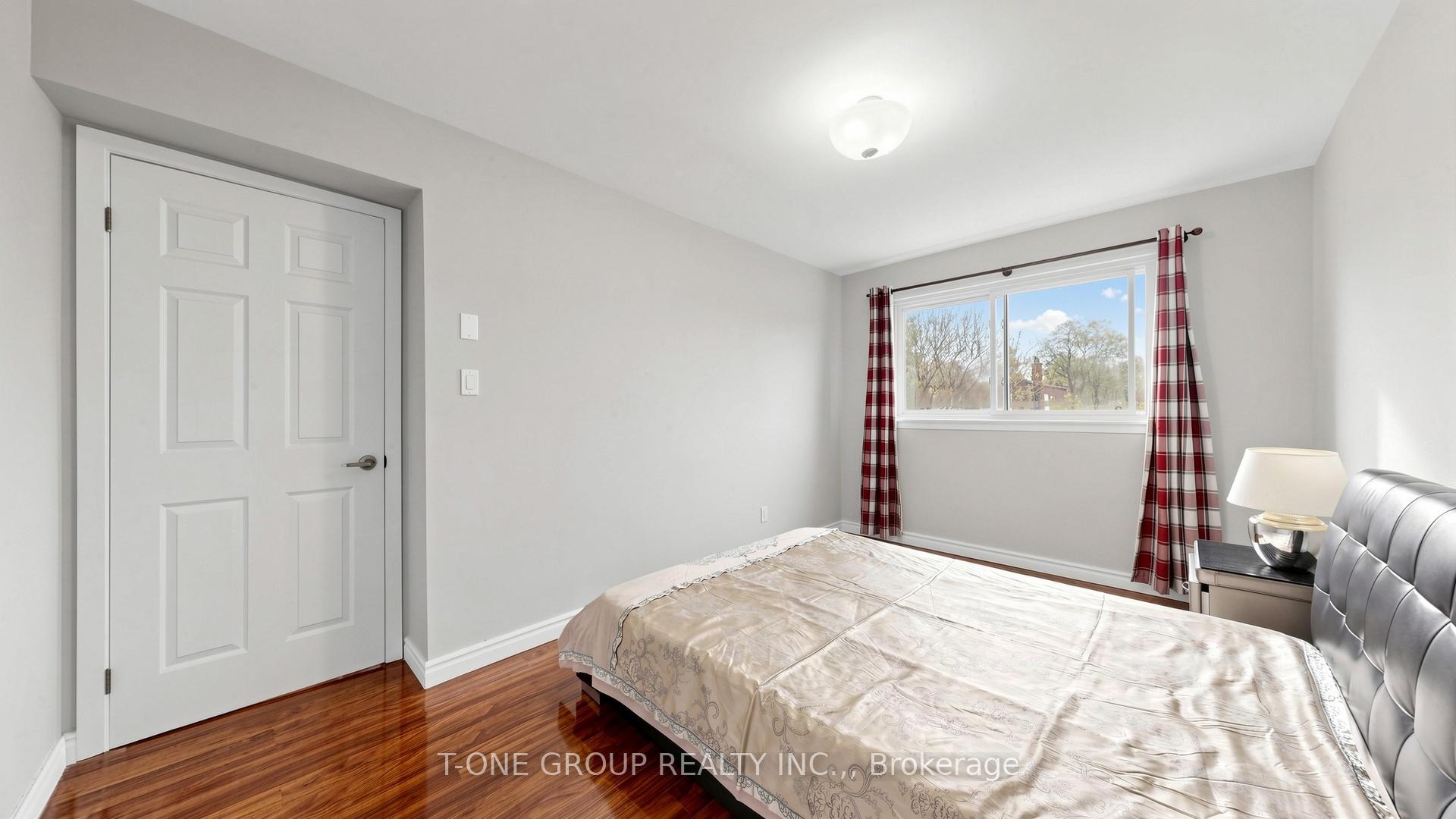 Photo 32 of 41 Chipwood Crescent, North York, Pleasant View — HOMEH