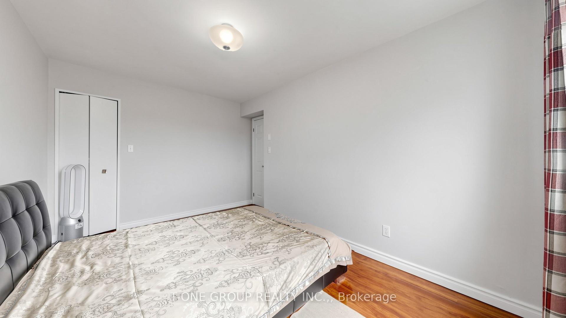 Photo 33 of 41 Chipwood Crescent, North York, Pleasant View — HOMEH