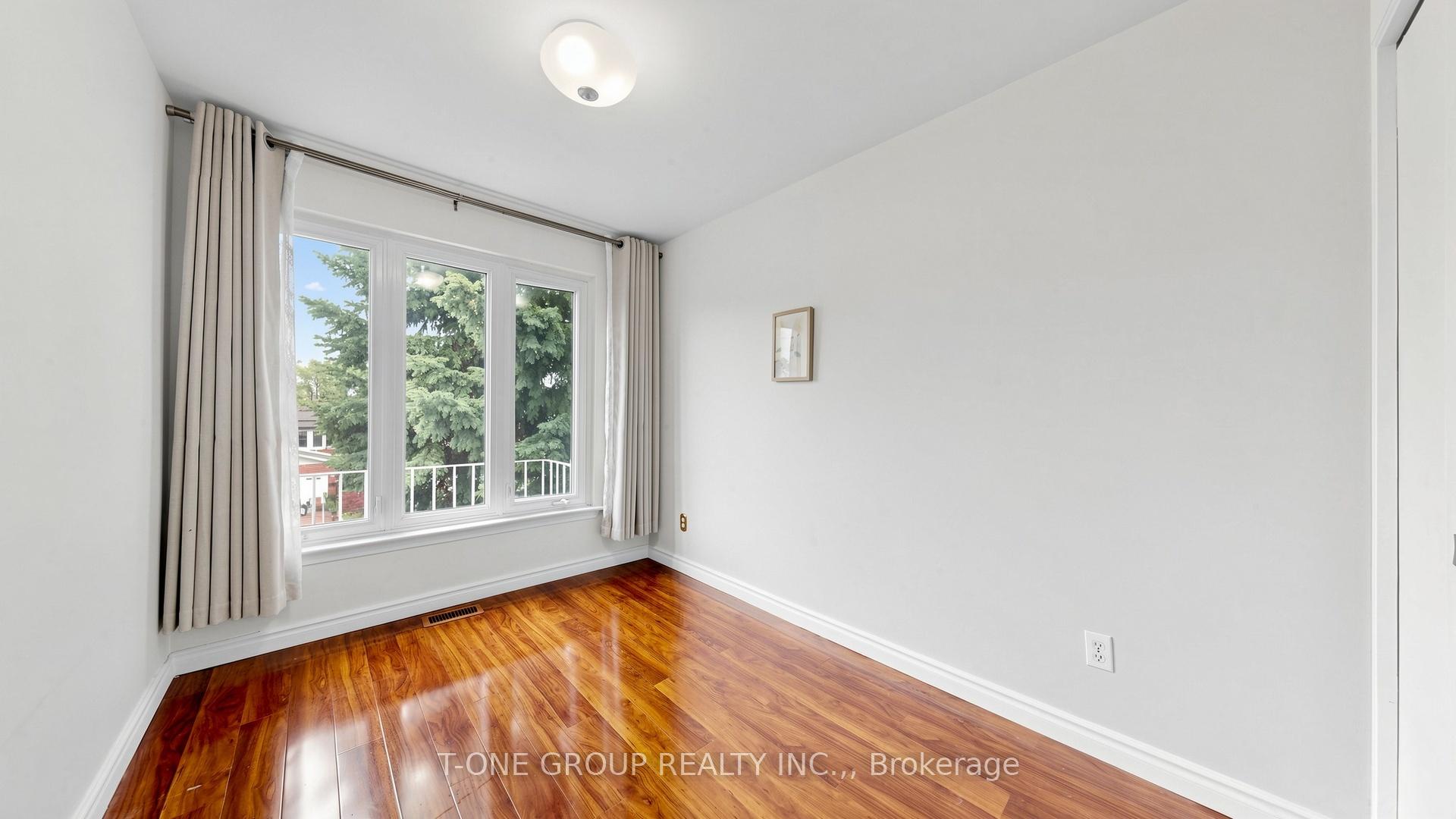 Photo 34 of 41 Chipwood Crescent, North York, Pleasant View — HOMEH