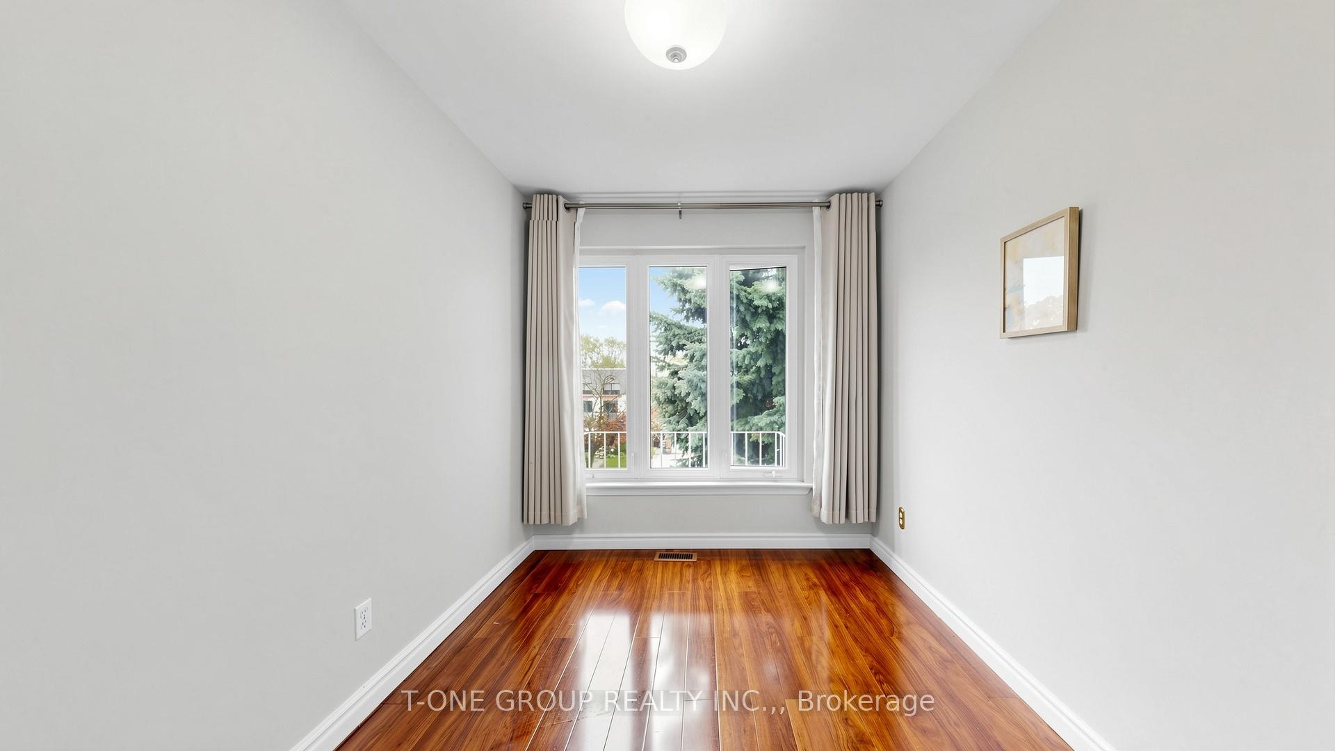 Photo 35 of 41 Chipwood Crescent, North York, Pleasant View — HOMEH