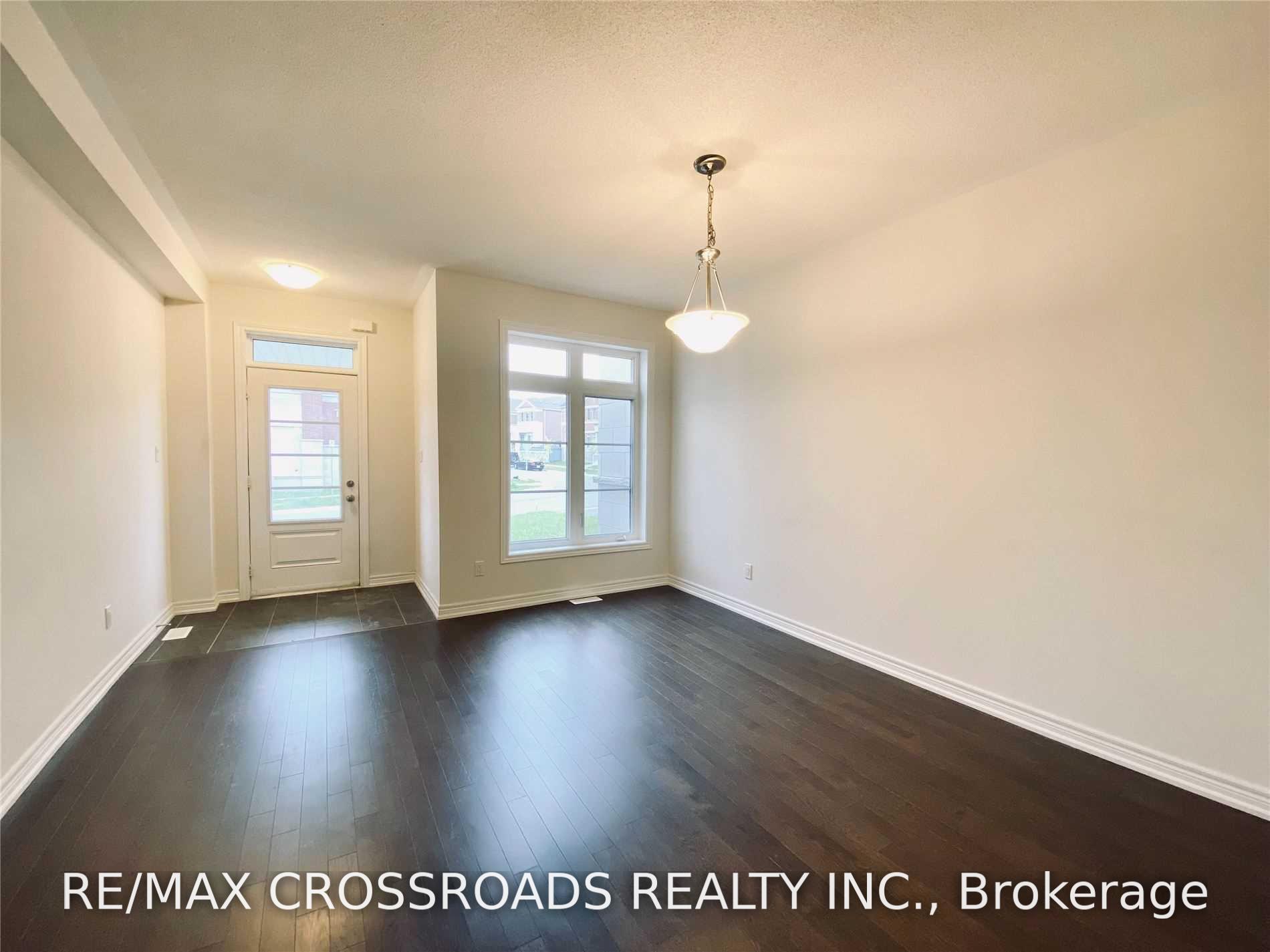 Photo 2 of 172 Decast Crescent, Markham, Box Grove — HOMEH