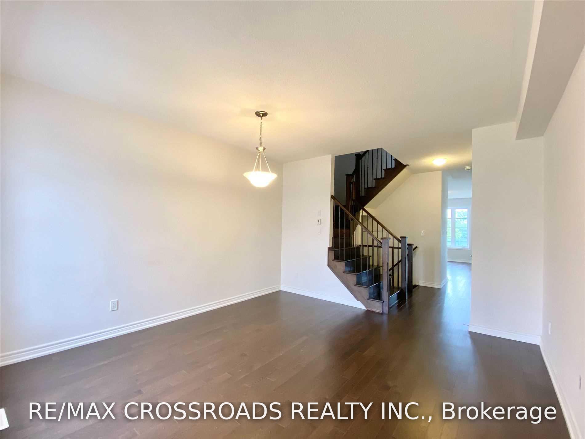 Photo 3 of 172 Decast Crescent, Markham, Box Grove — HOMEH