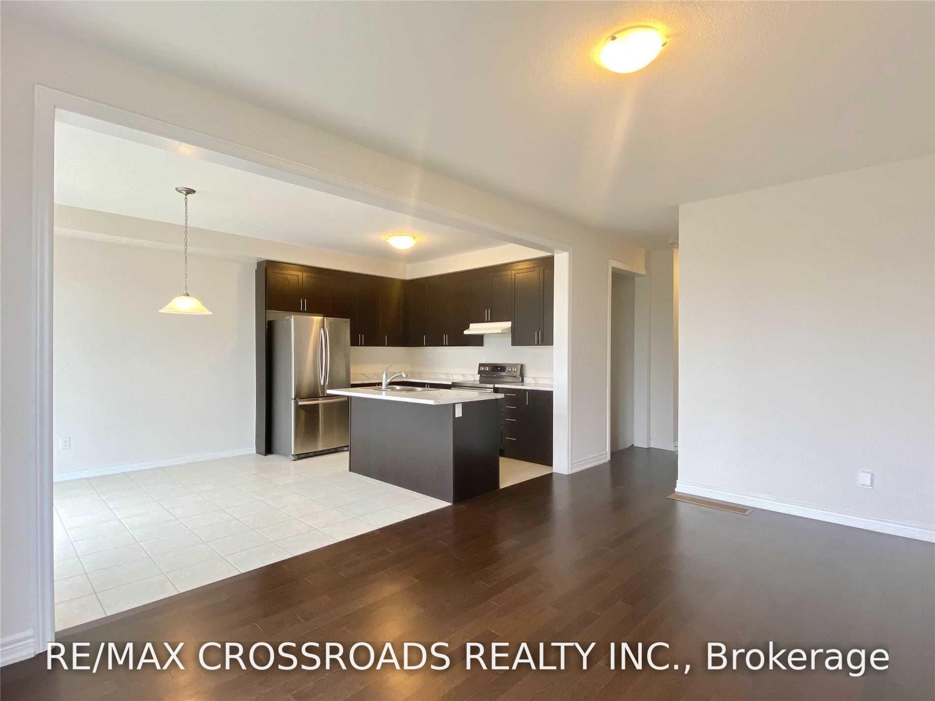 Photo 4 of 172 Decast Crescent, Markham, Box Grove — HOMEH