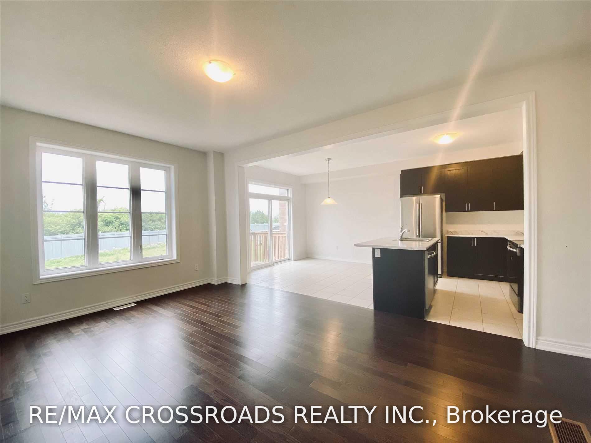 Photo 5 of 172 Decast Crescent, Markham, Box Grove — HOMEH
