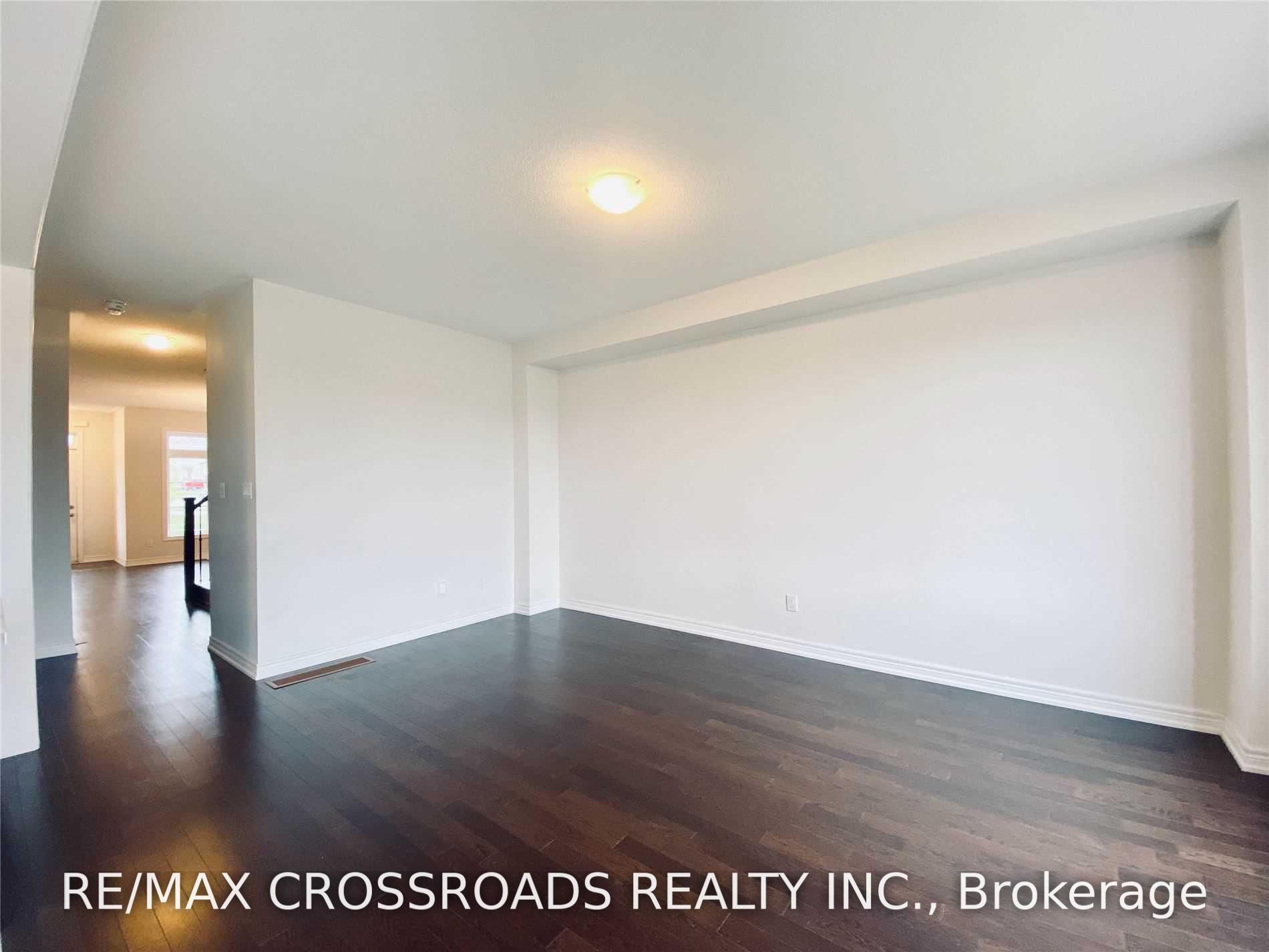 Photo 6 of 172 Decast Crescent, Markham, Box Grove — HOMEH