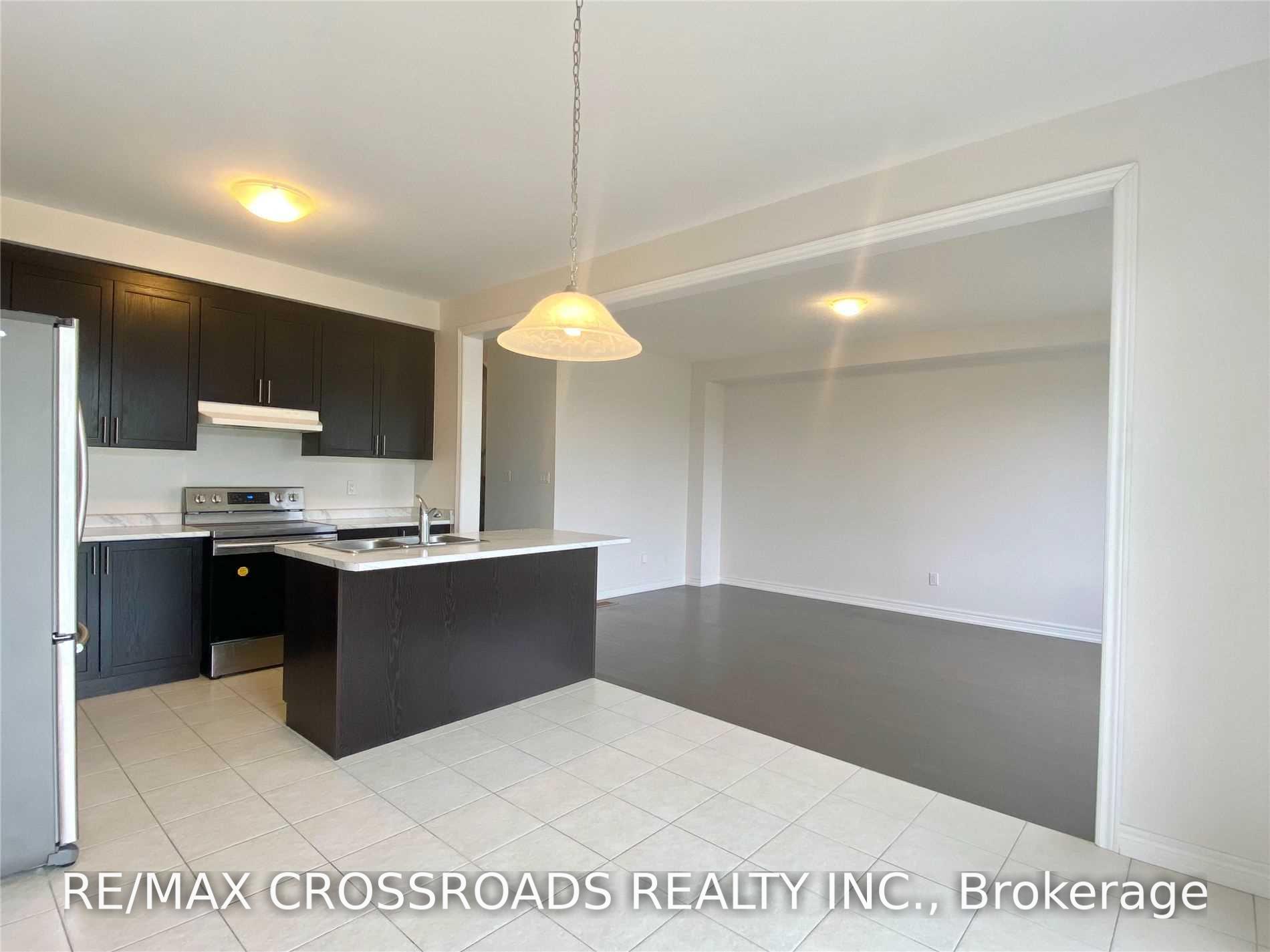Photo 10 of 172 Decast Crescent, Markham, Box Grove — HOMEH