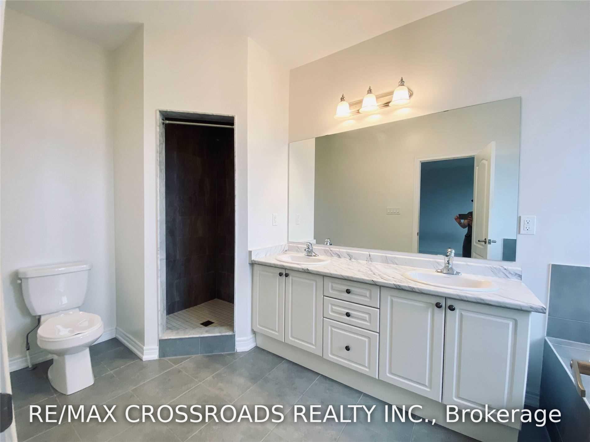 Photo 18 of 172 Decast Crescent, Markham, Box Grove — HOMEH