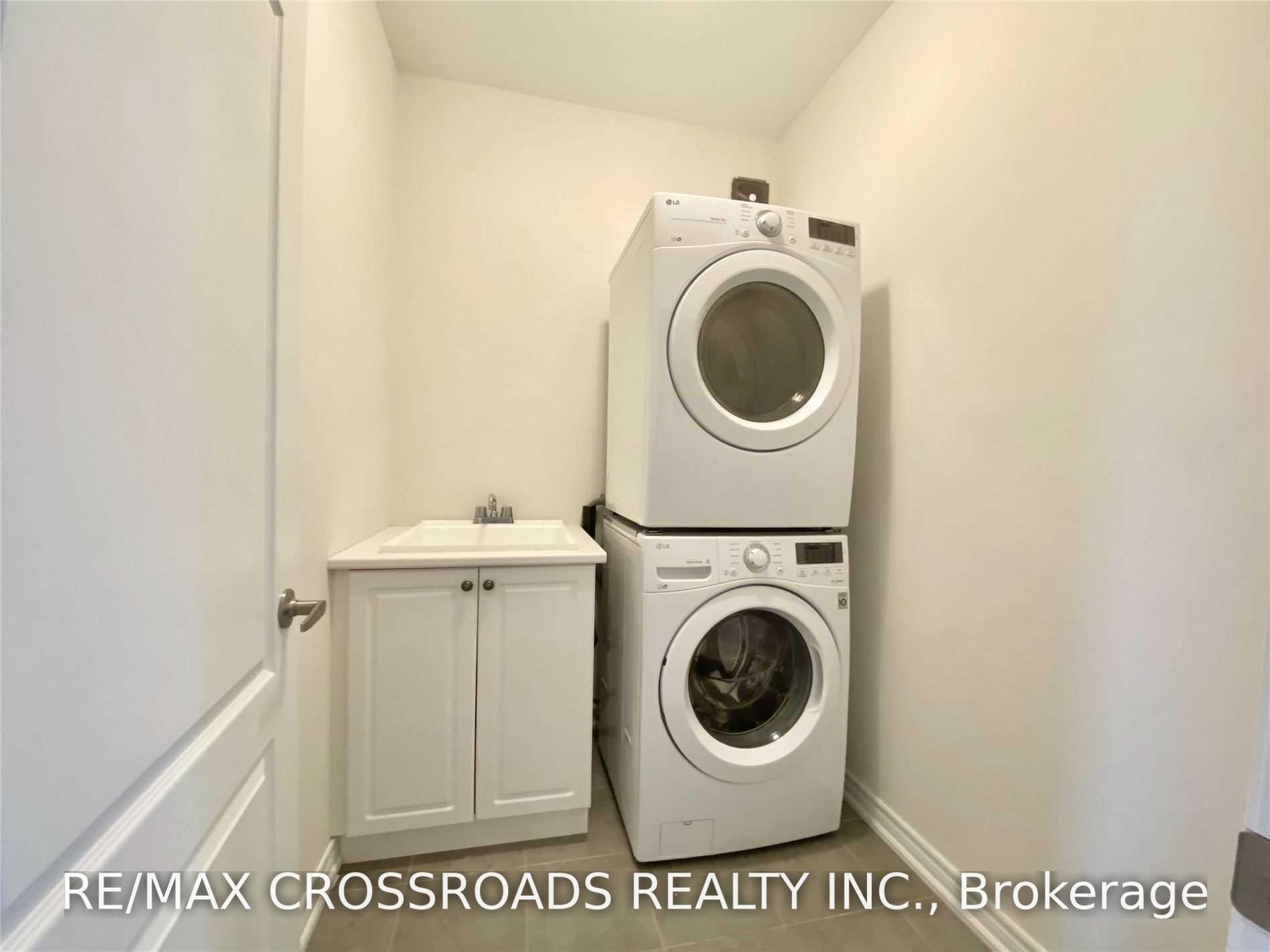 Photo 24 of 172 Decast Crescent, Markham, Box Grove — HOMEH