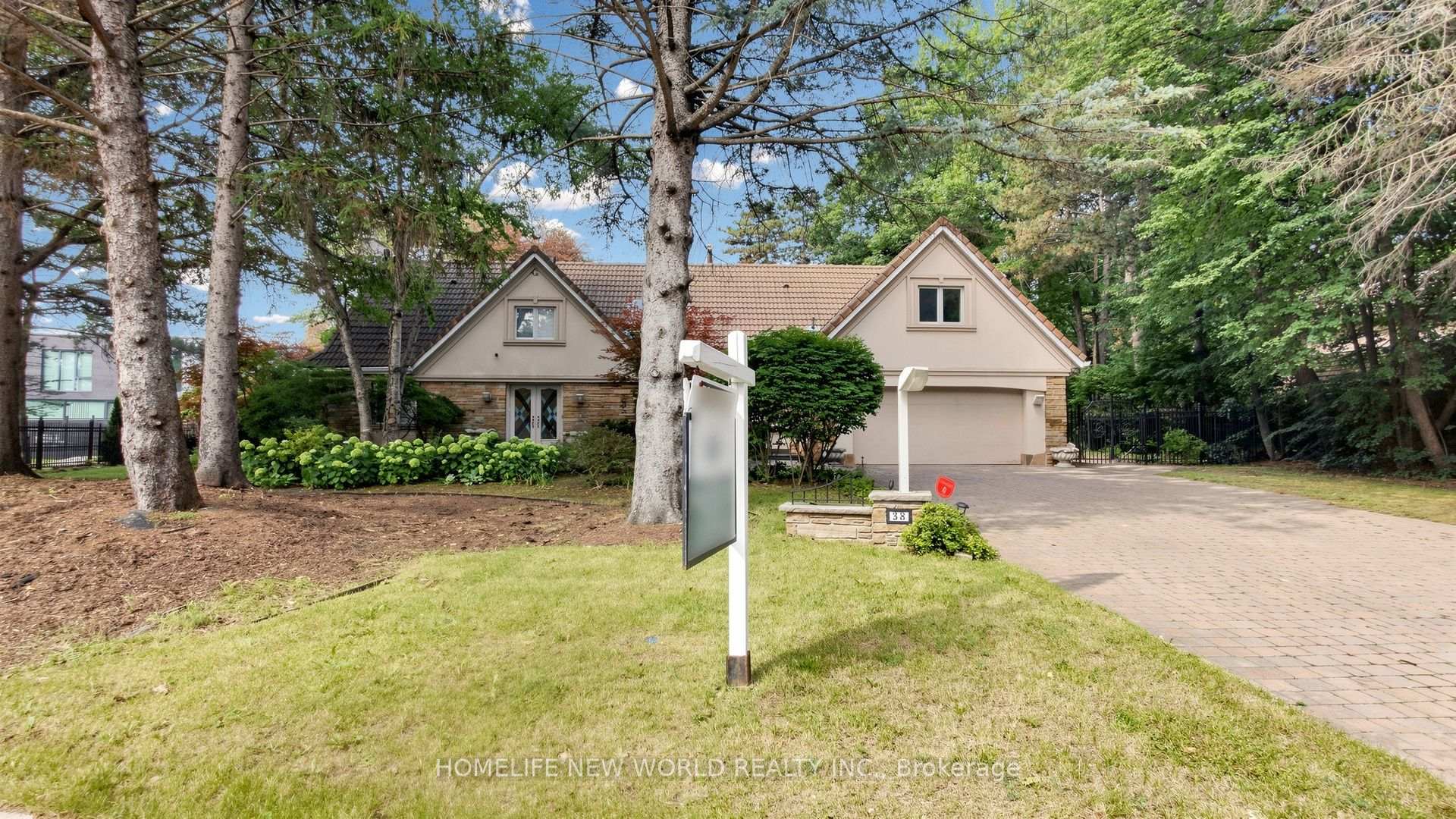 Photo 1 of 38 Old English Lane, Markham, Bayview Glen — HOMEH