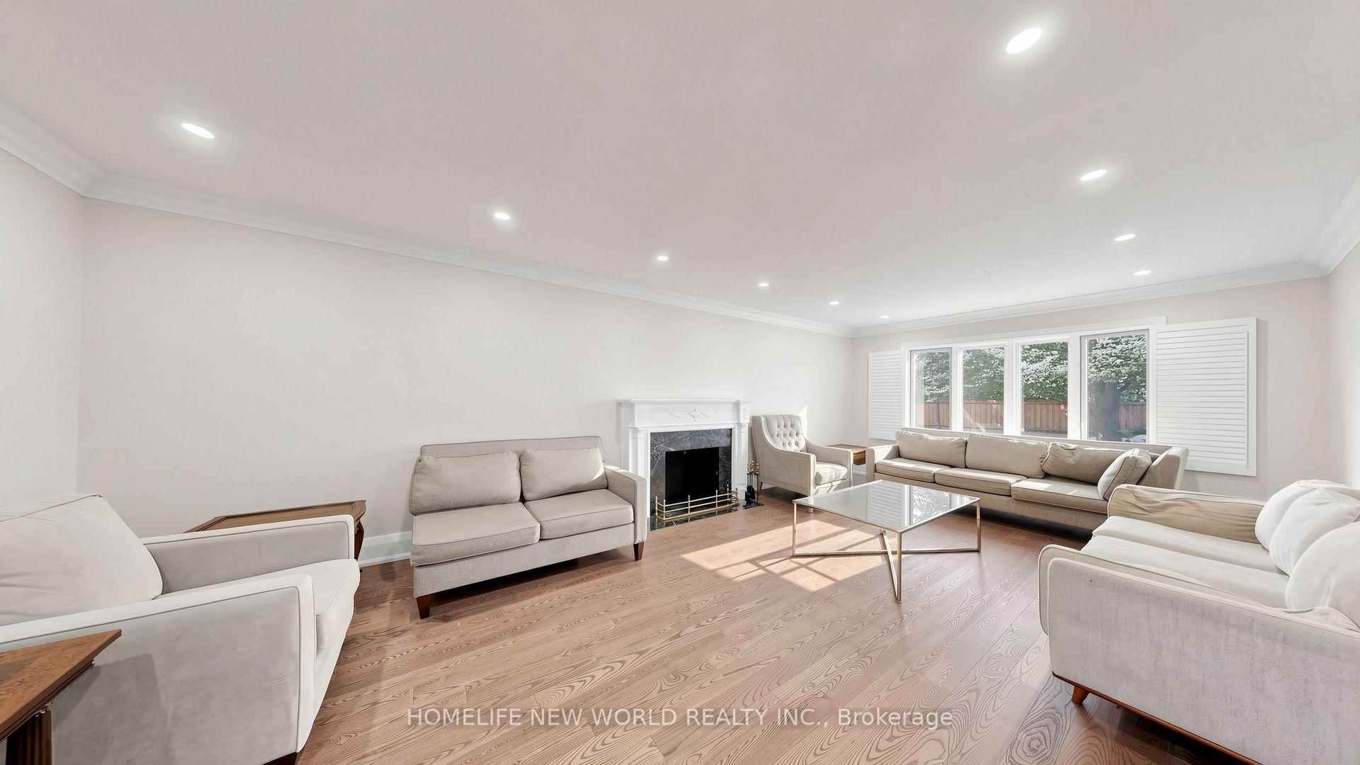 Photo 3 of 38 Old English Lane, Markham, Bayview Glen — HOMEH