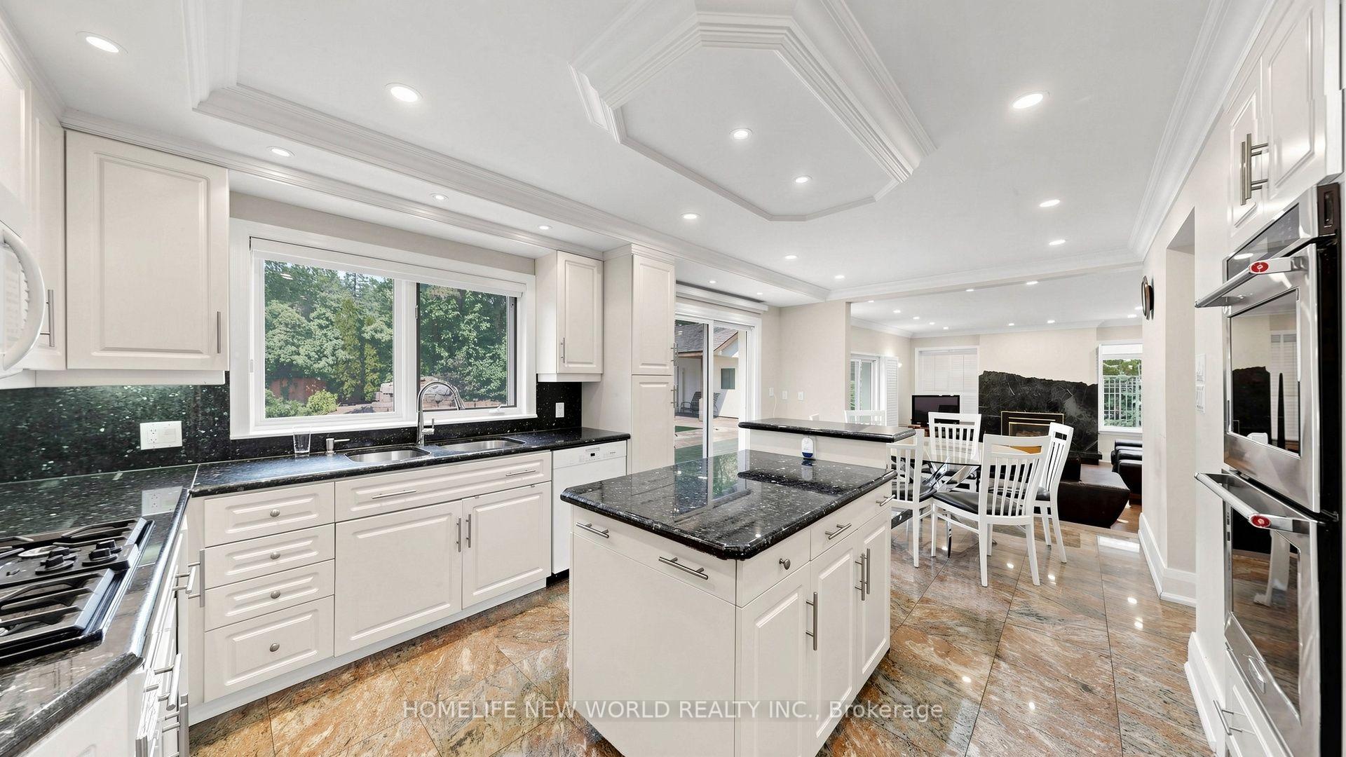Photo 4 of 38 Old English Lane, Markham, Bayview Glen — HOMEH