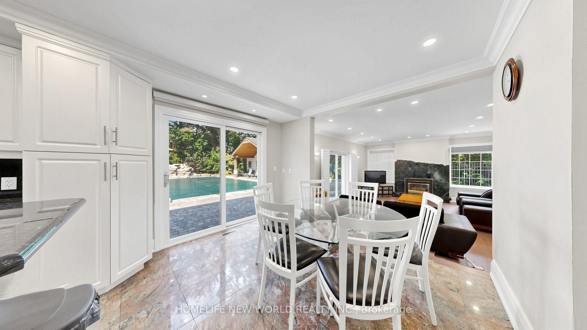 Photo 5 of 38 Old English Lane, Markham, Bayview Glen — HOMEH