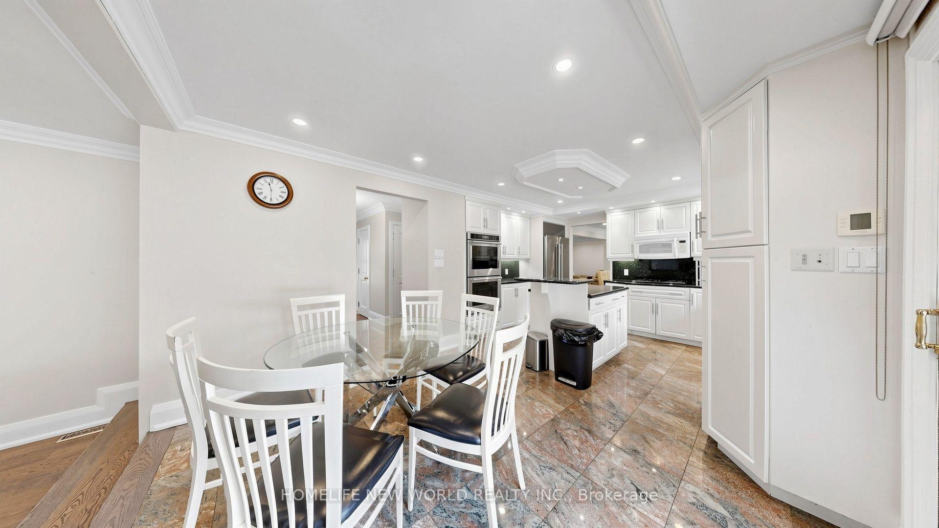 Photo 6 of 38 Old English Lane, Markham, Bayview Glen — HOMEH