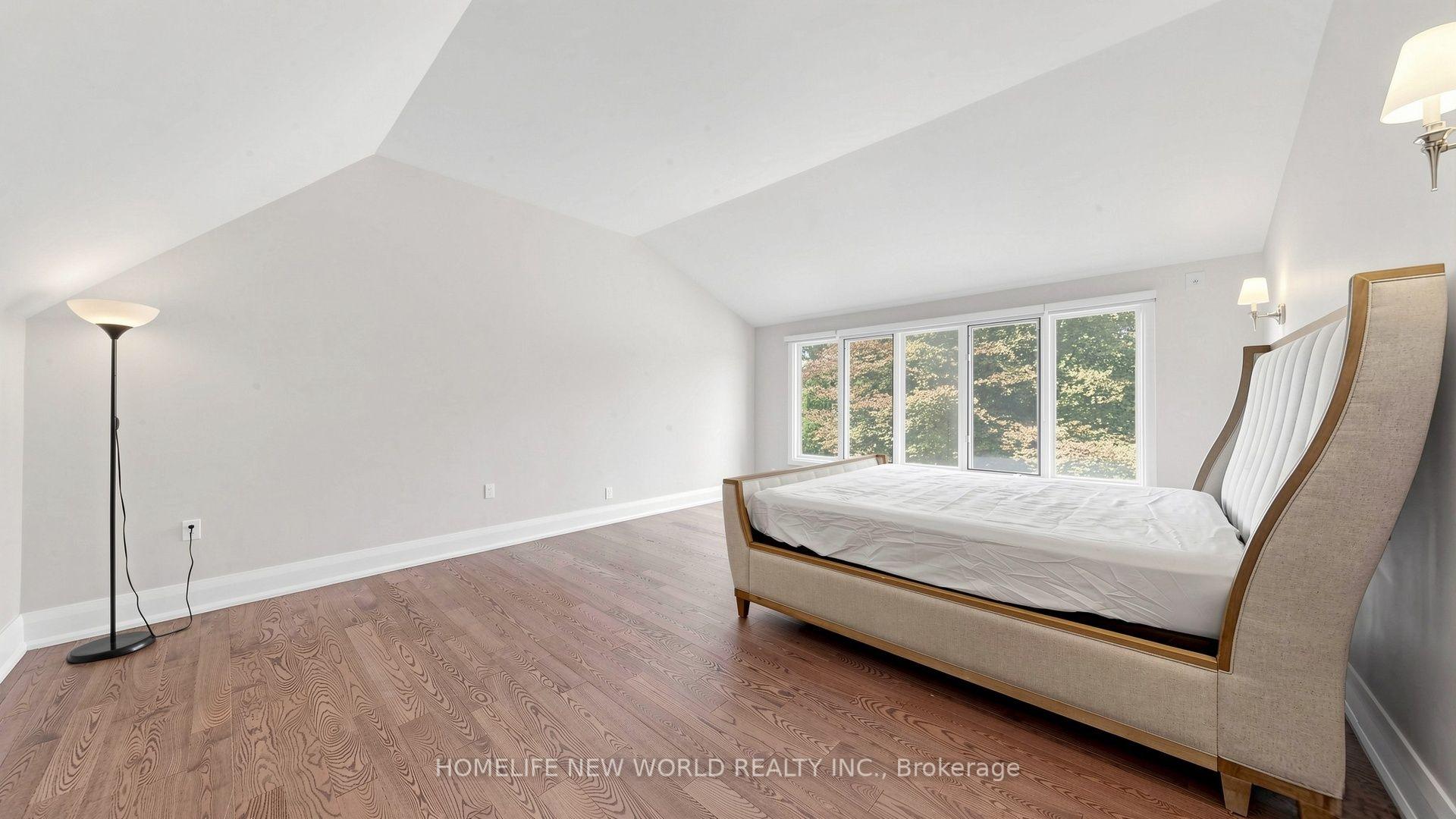 Photo 10 of 38 Old English Lane, Markham, Bayview Glen — HOMEH
