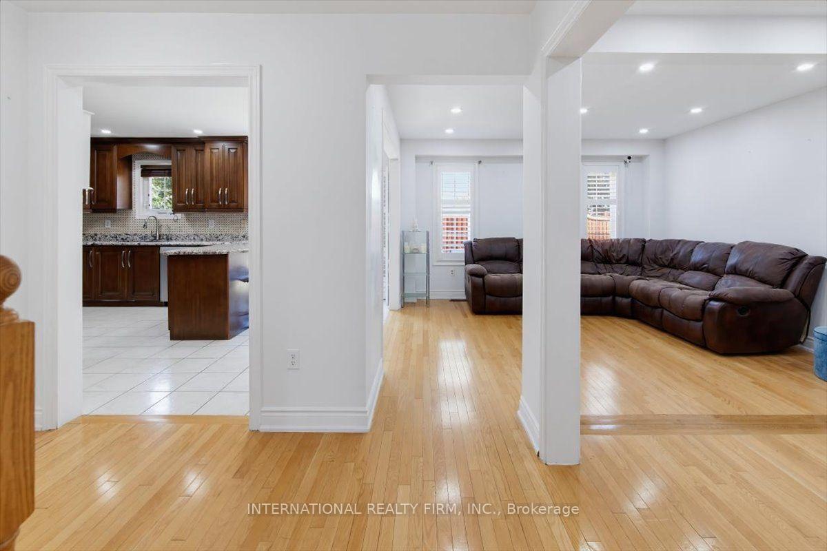Photo 11 of 26 Mauve Drive, Brampton, Bram East — HOMEH