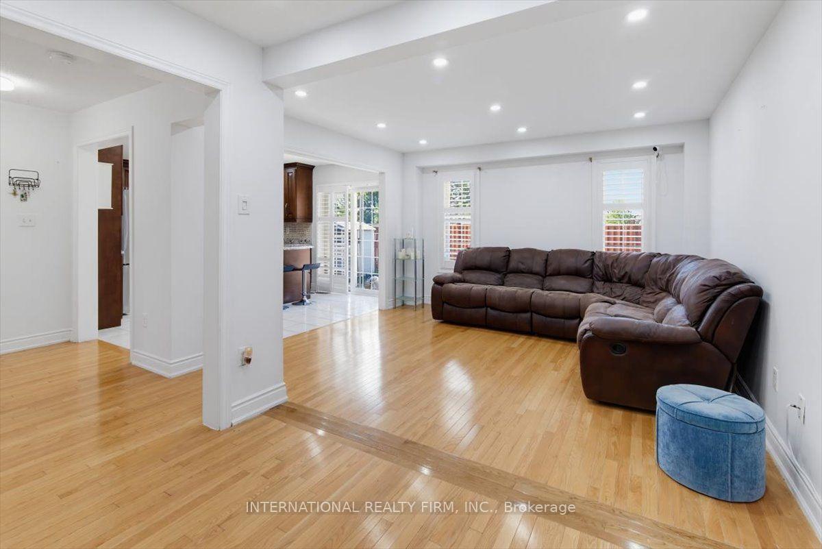 Photo 12 of 26 Mauve Drive, Brampton, Bram East — HOMEH