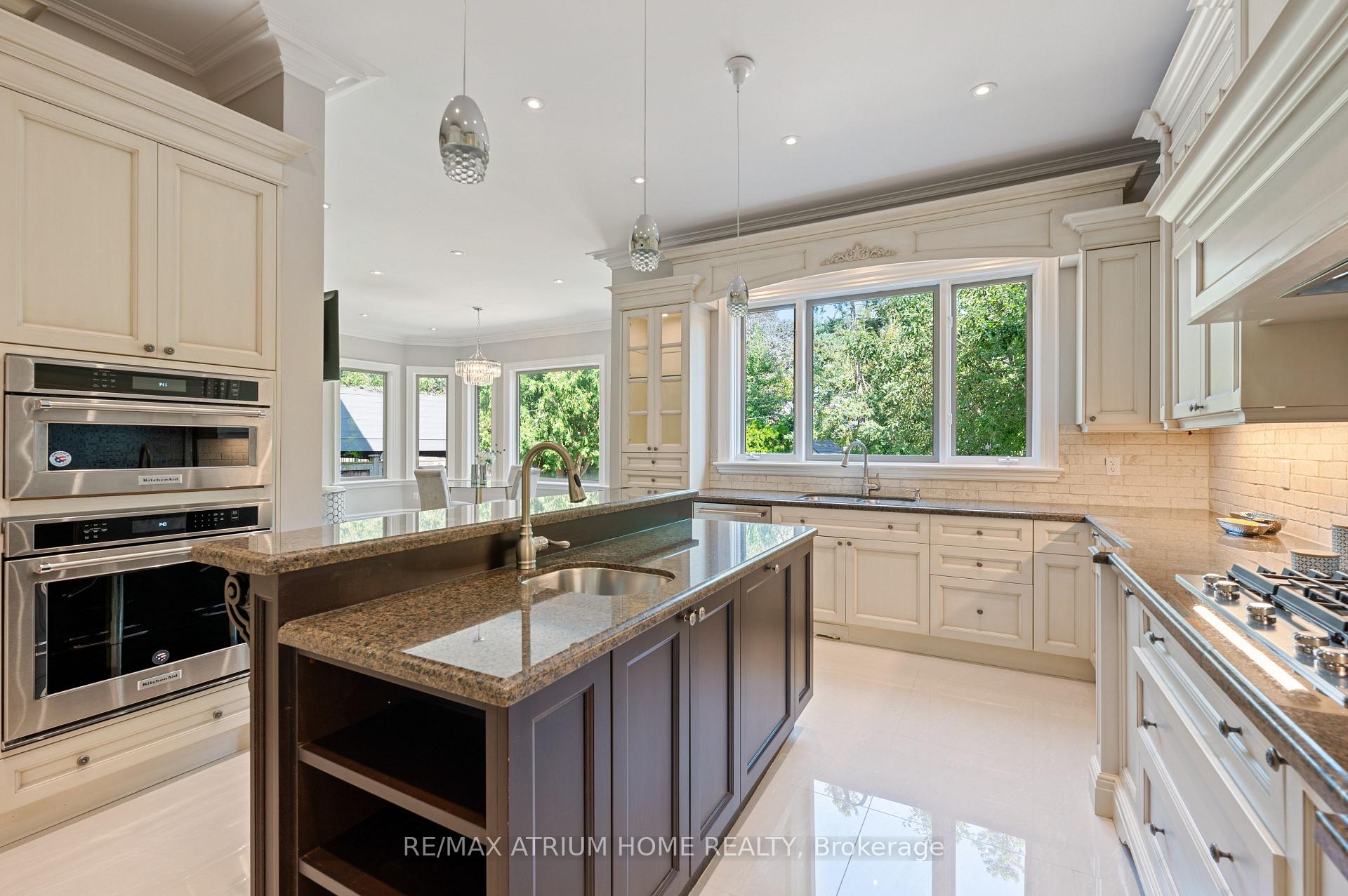 Photo 5 of 242 Parkview Avenue, North York, Willowdale East — HOMEH