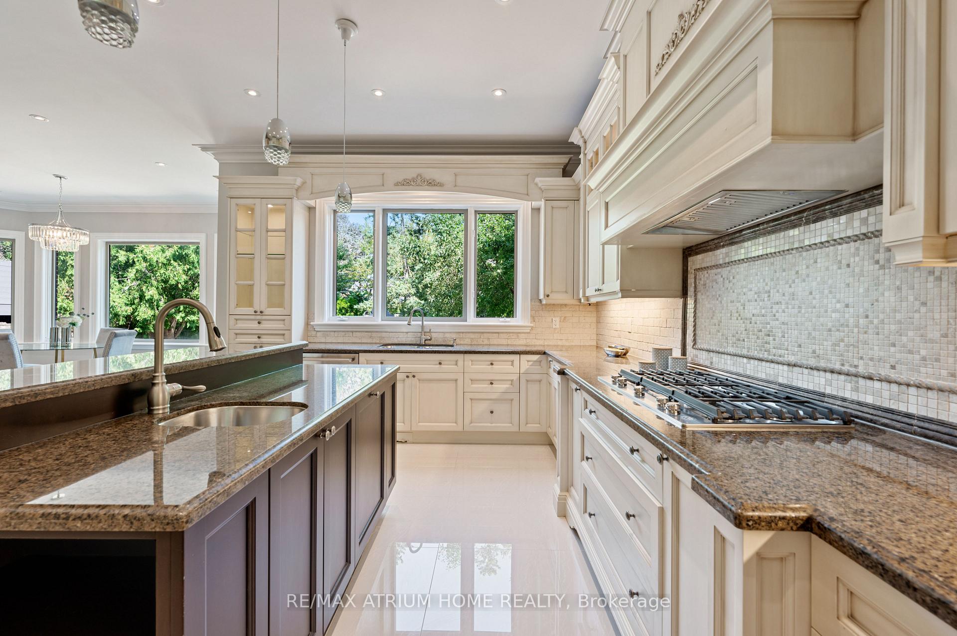 Photo 15 of 242 Parkview Avenue, North York, Willowdale East — HOMEH