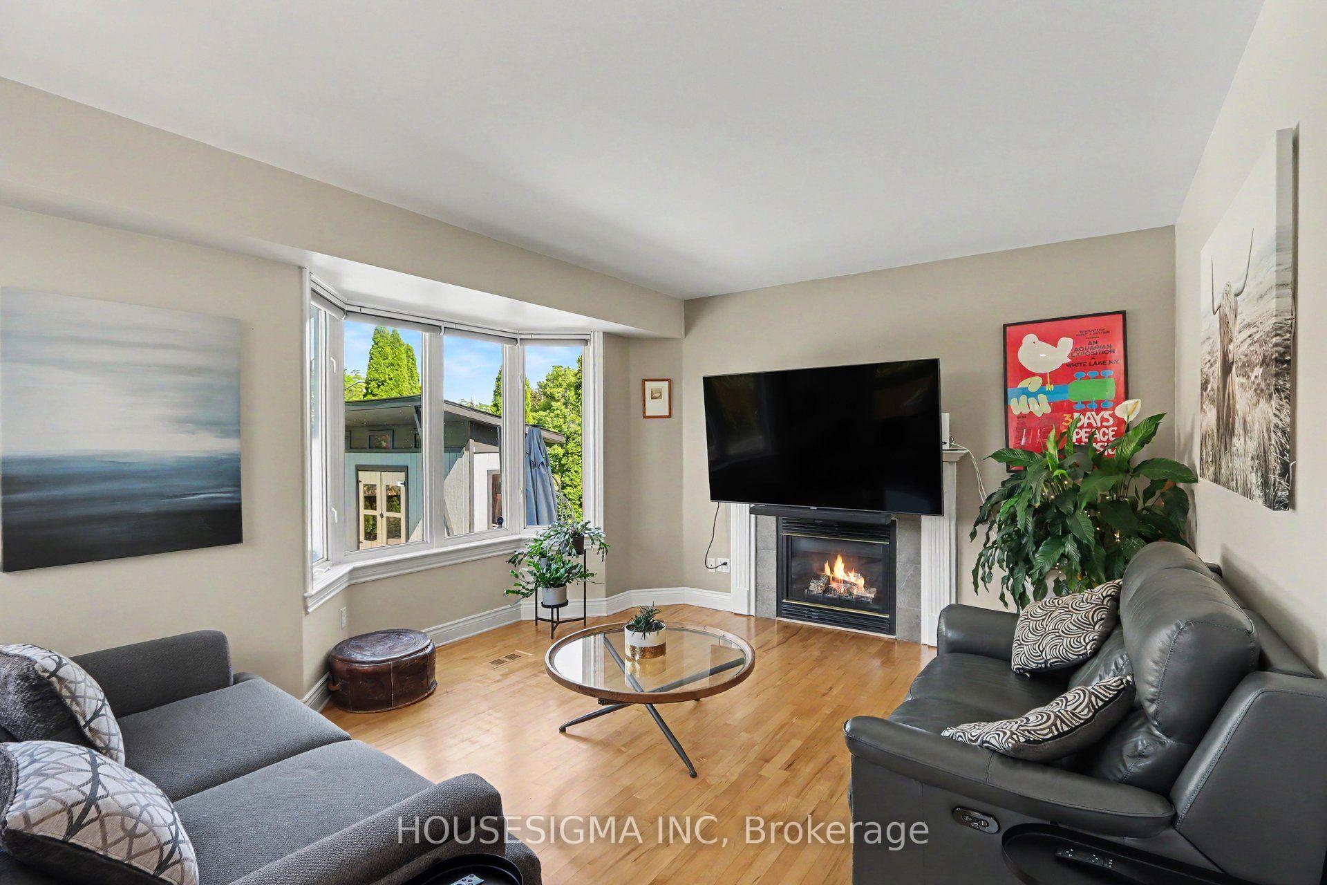 Photo 3 of 101 Kittiwake Drive, Ottawa, Stittsville (North) — HOMEH