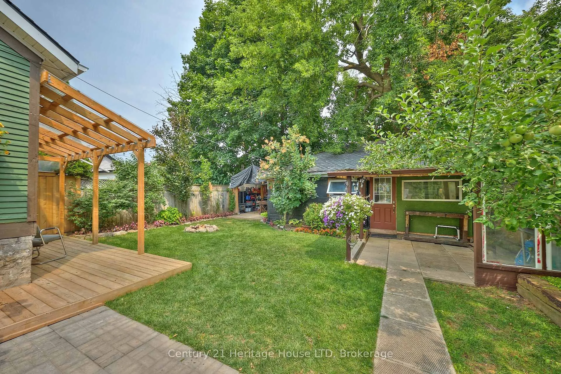 Photo 3 of 5086 Hutton Avenue, Niagara Falls, Downtown — HOMEH