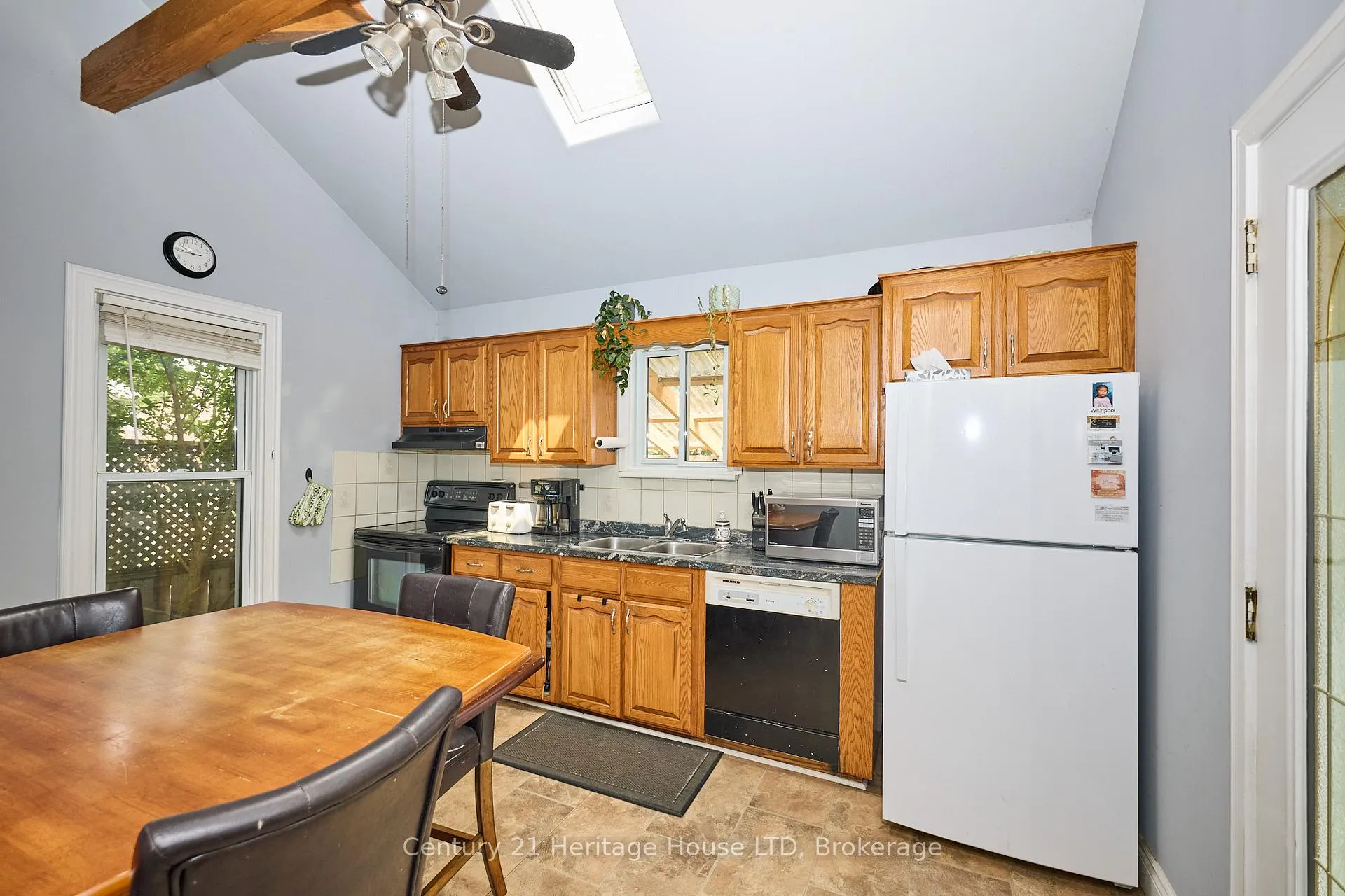 Photo 4 of 5086 Hutton Avenue, Niagara Falls, Downtown — HOMEH