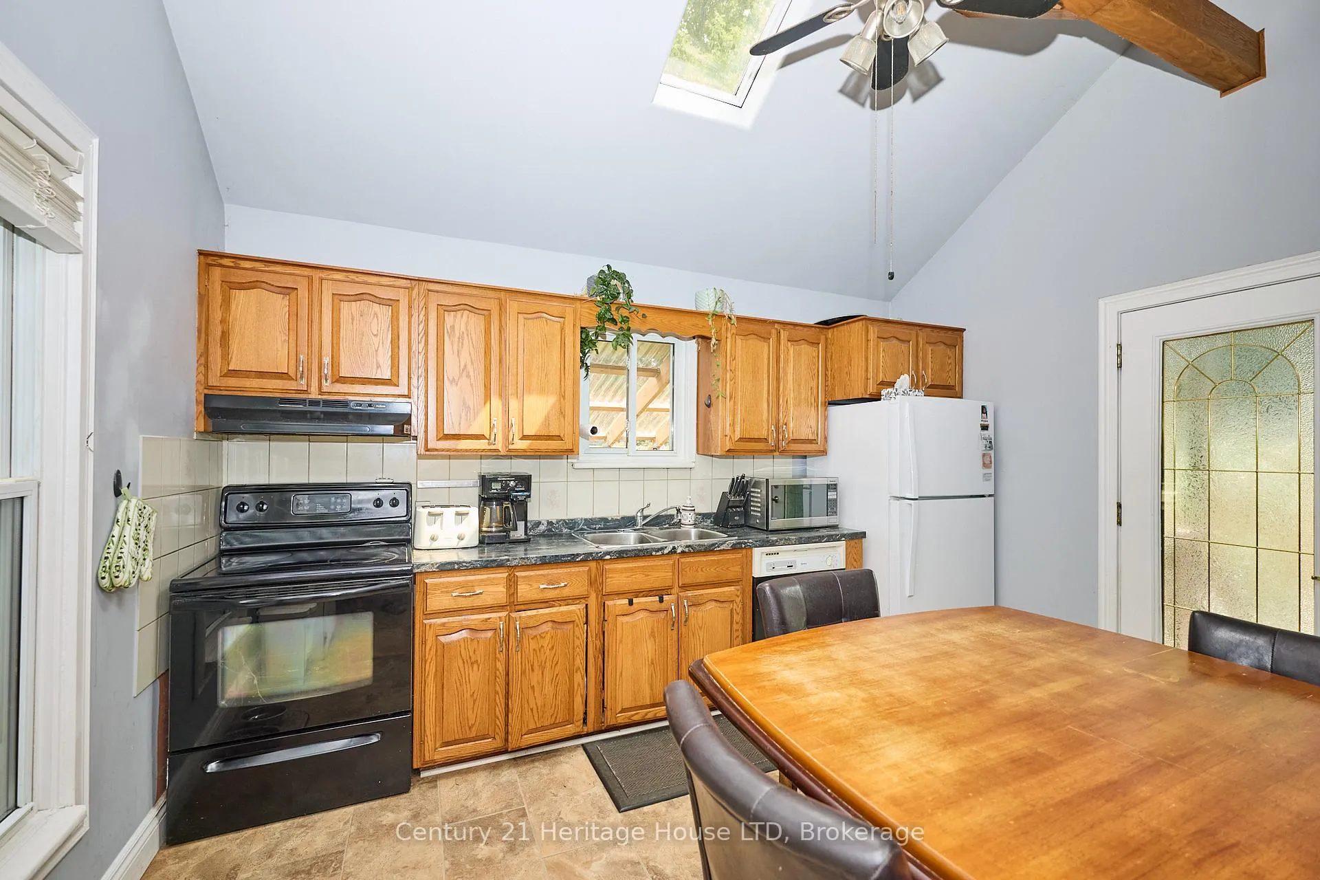 Photo 6 of 5086 Hutton Avenue, Niagara Falls, Downtown — HOMEH
