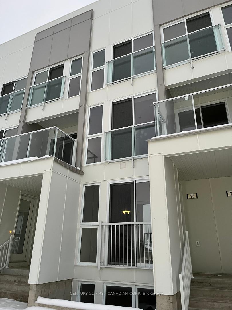 Front of Unit 91, 234 Edgevalley Road