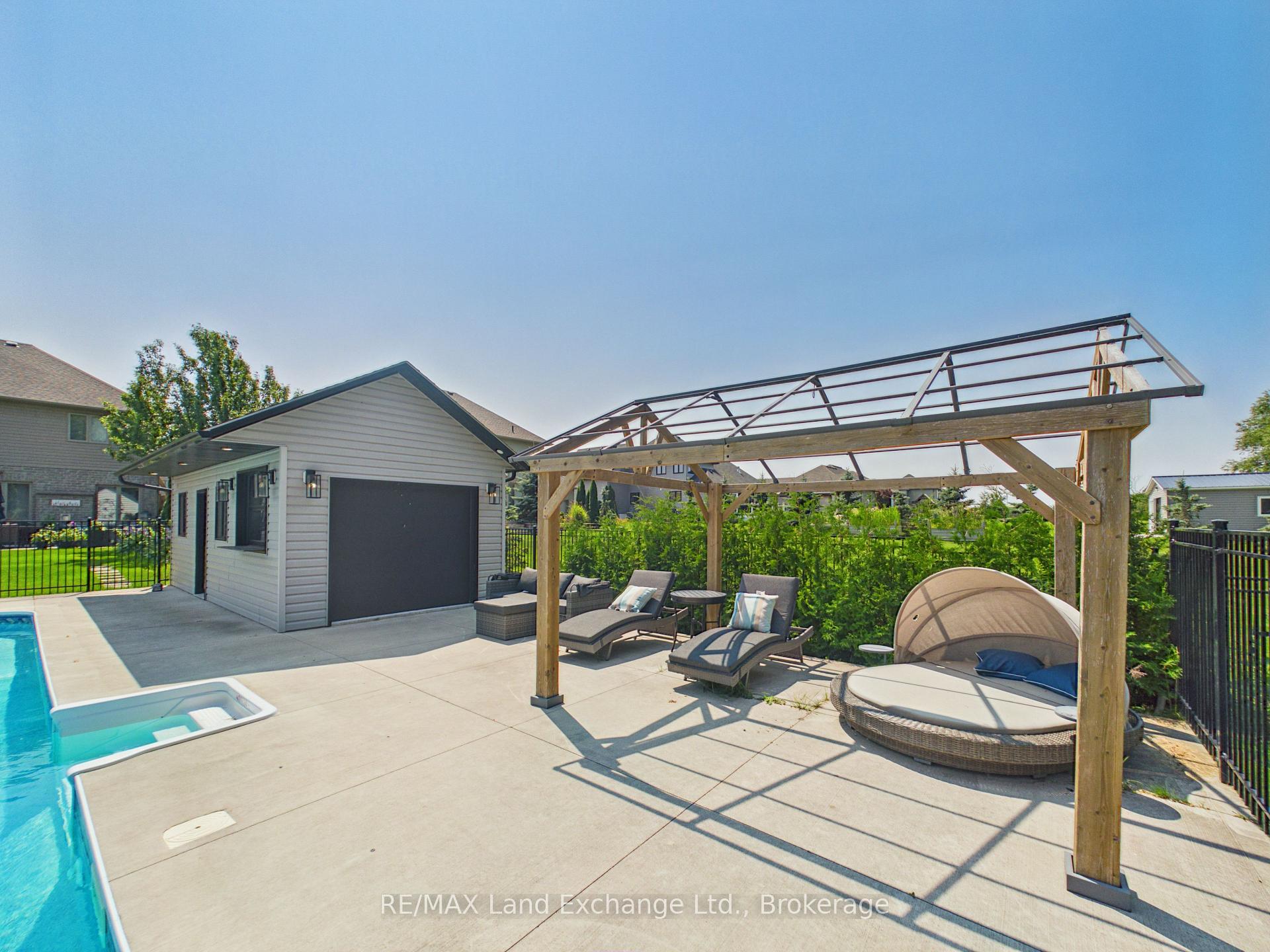 Photo 5 of 4 Scott Crescent, Huron-Kinloss — HOMEH