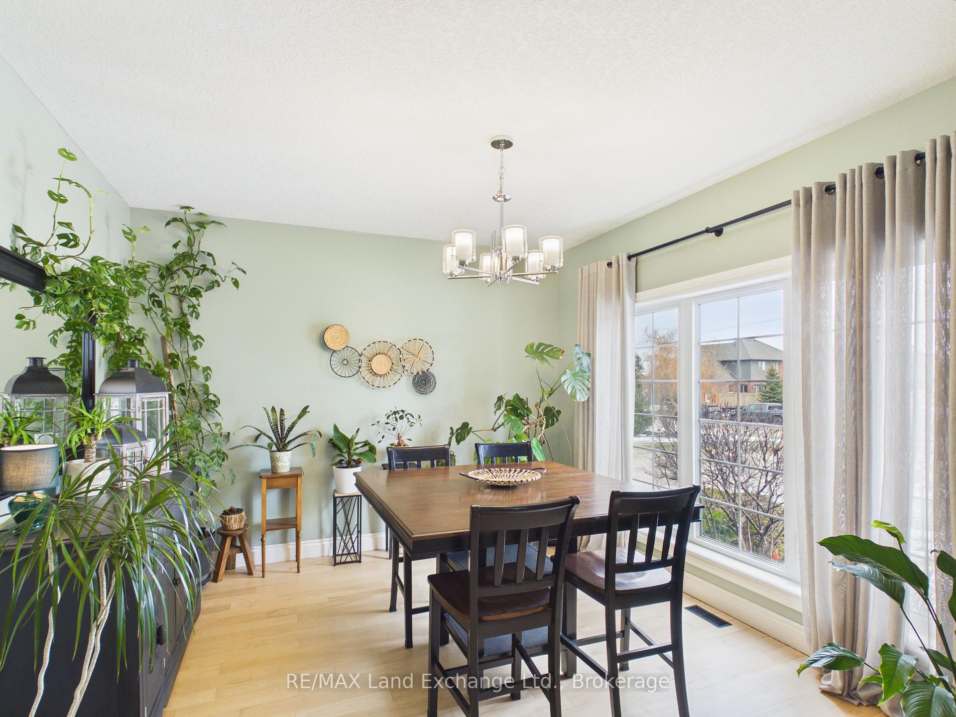 Photo 10 of 4 Scott Crescent, Huron-Kinloss — HOMEH