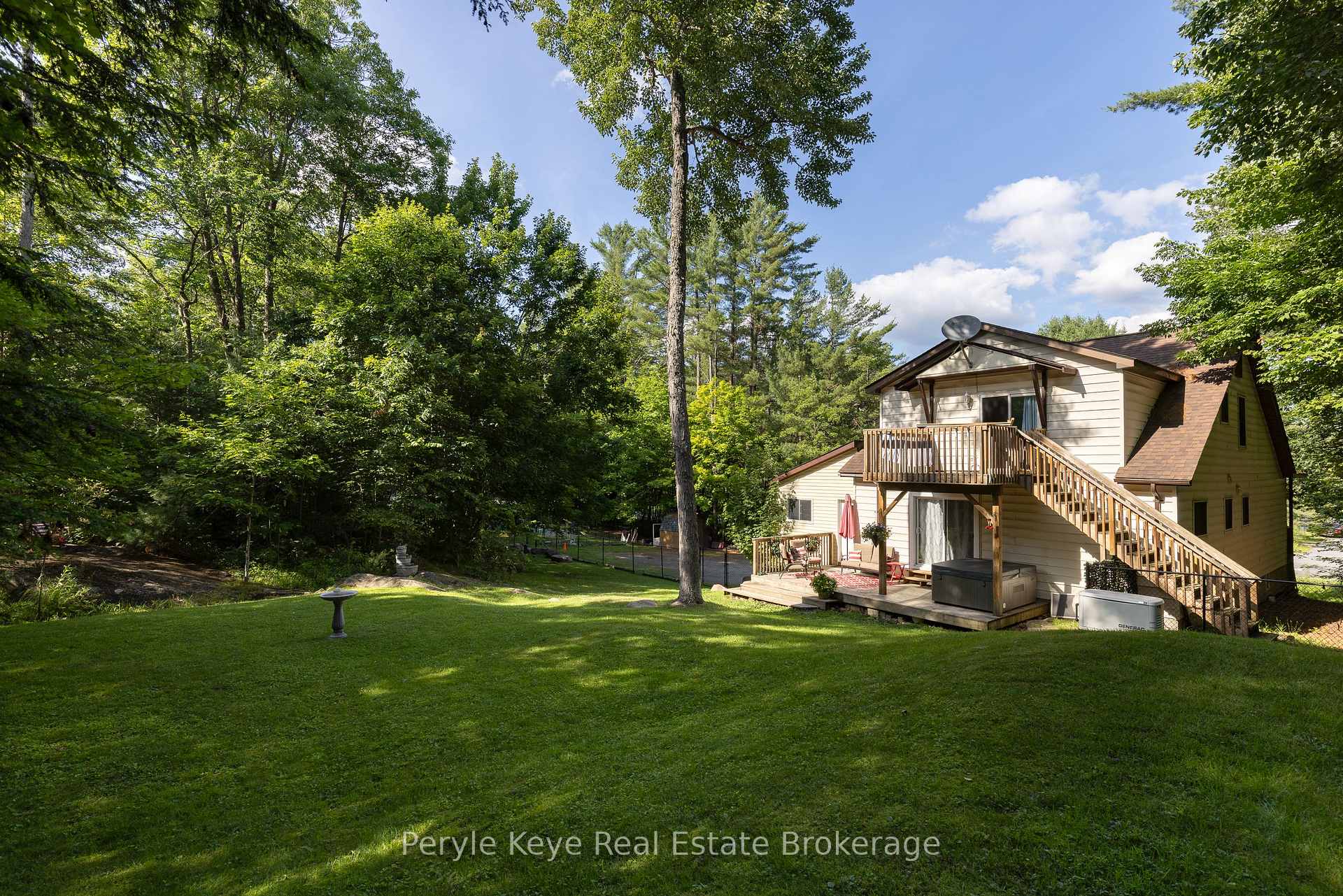 Photo 6 of 820 Manitoba Street, Bracebridge, Monck (Bracebridge) — HOMEH