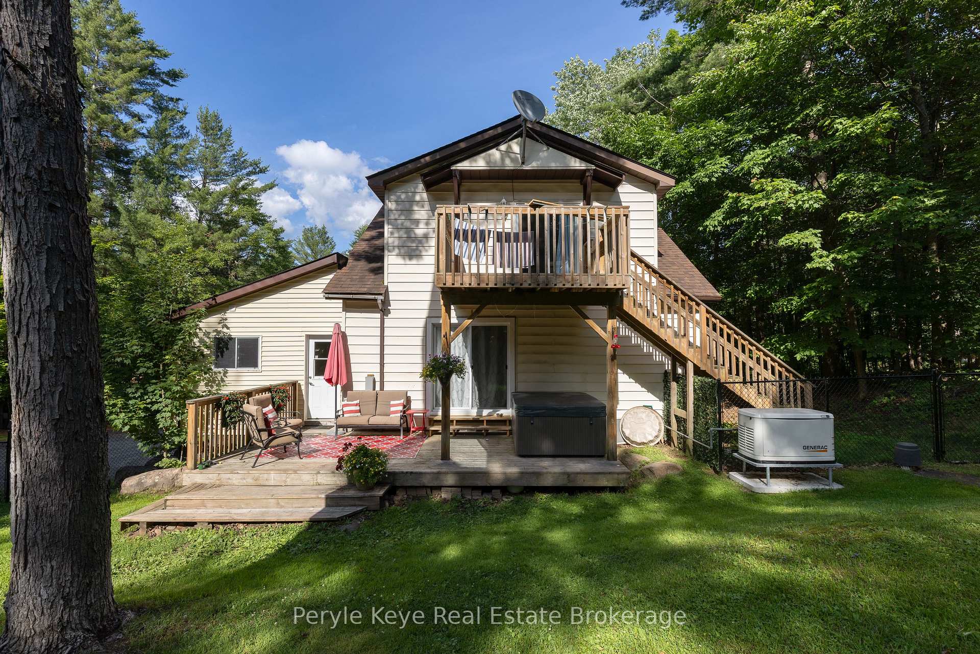 Photo 9 of 820 Manitoba Street, Bracebridge, Monck (Bracebridge) — HOMEH