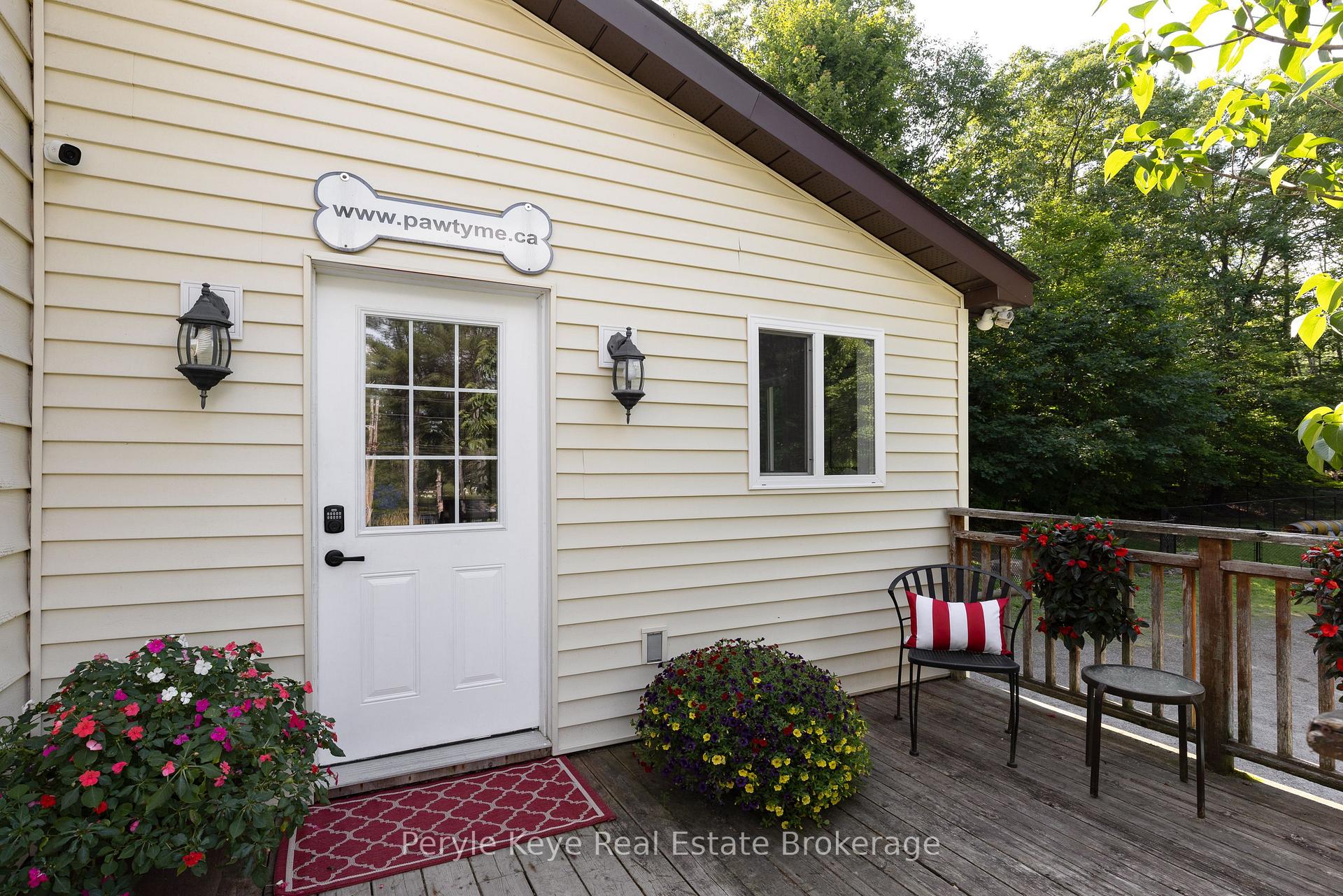 Photo 10 of 820 Manitoba Street, Bracebridge, Monck (Bracebridge) — HOMEH