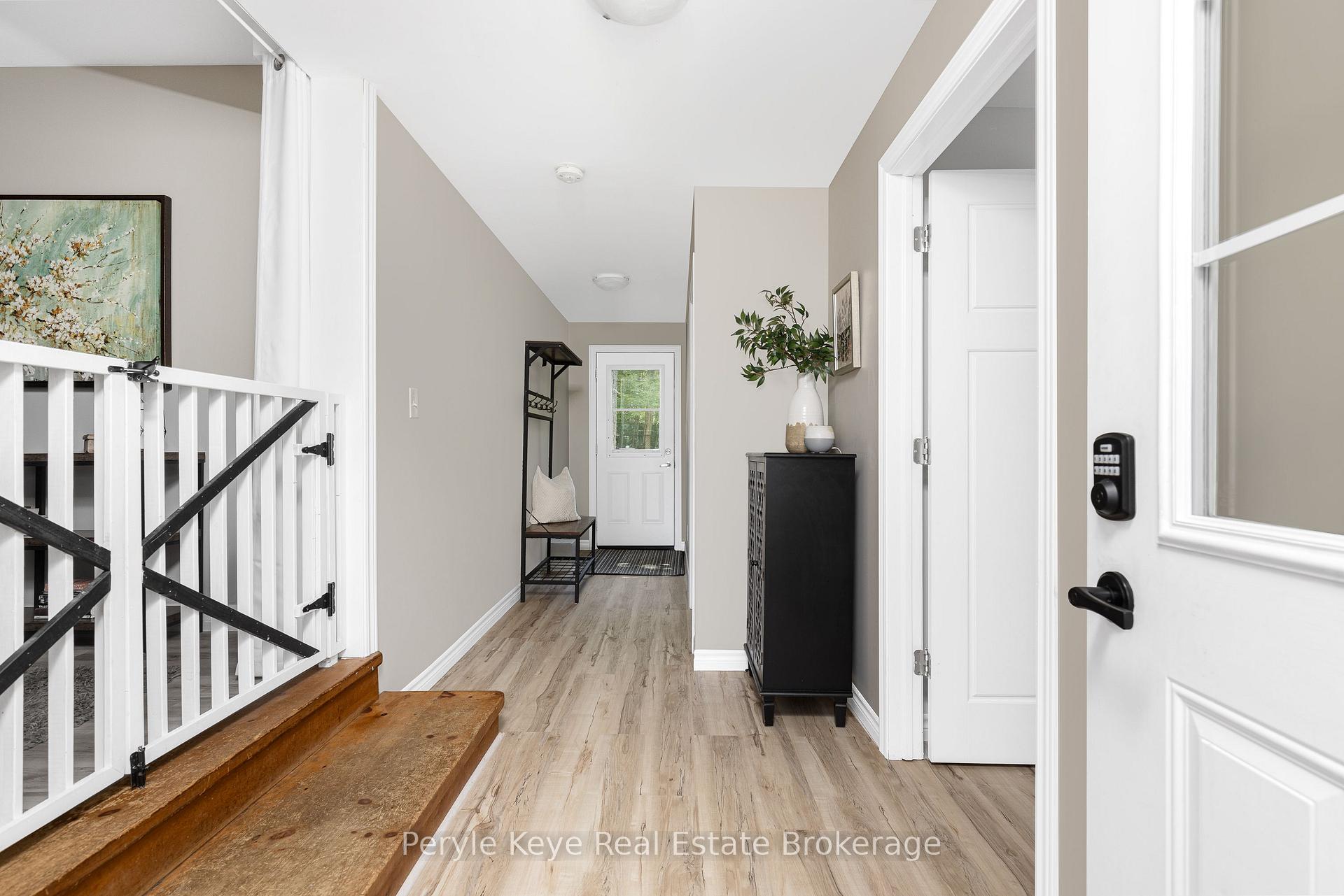 Photo 11 of 820 Manitoba Street, Bracebridge, Monck (Bracebridge) — HOMEH