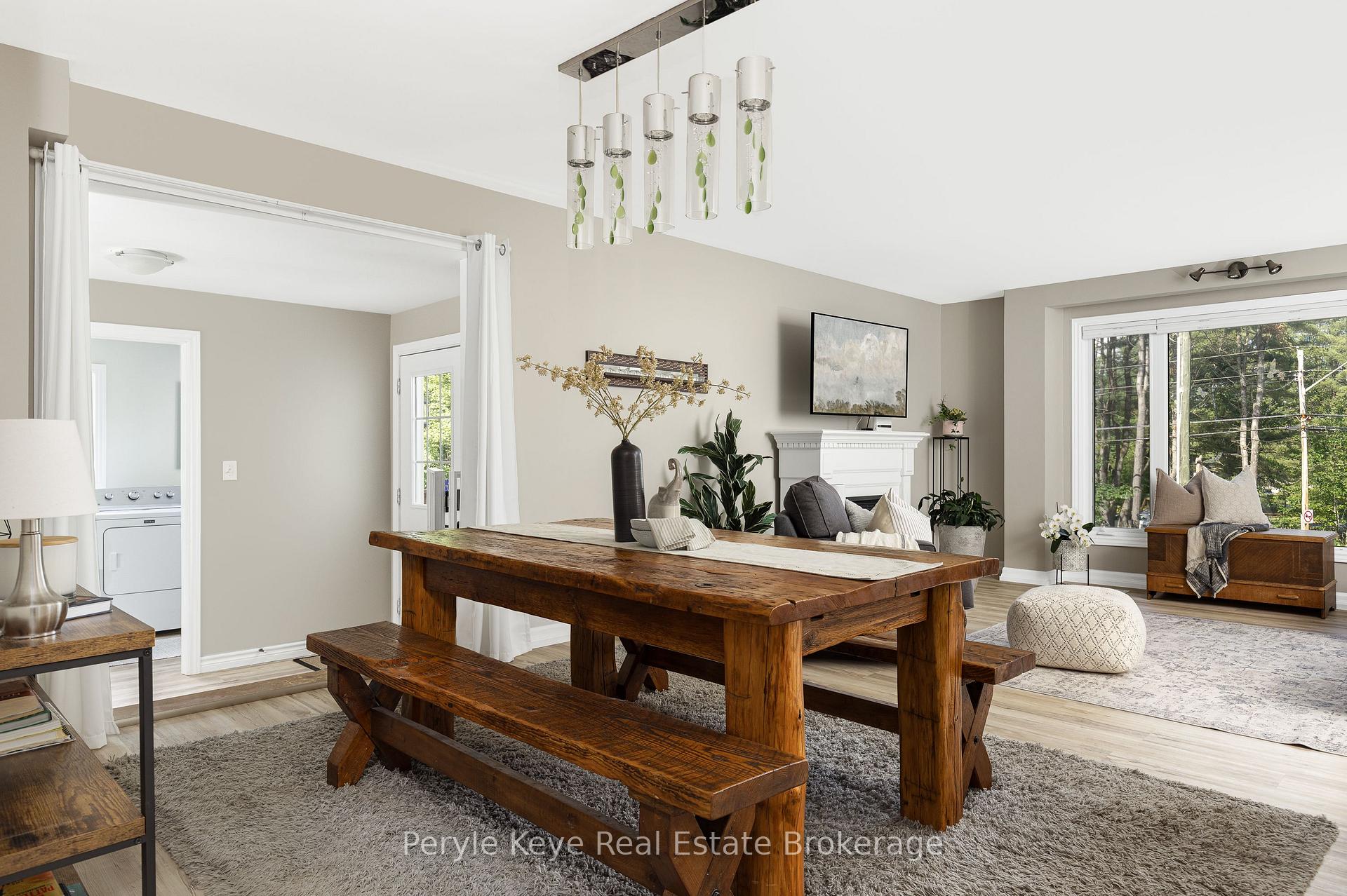 Photo 12 of 820 Manitoba Street, Bracebridge, Monck (Bracebridge) — HOMEH
